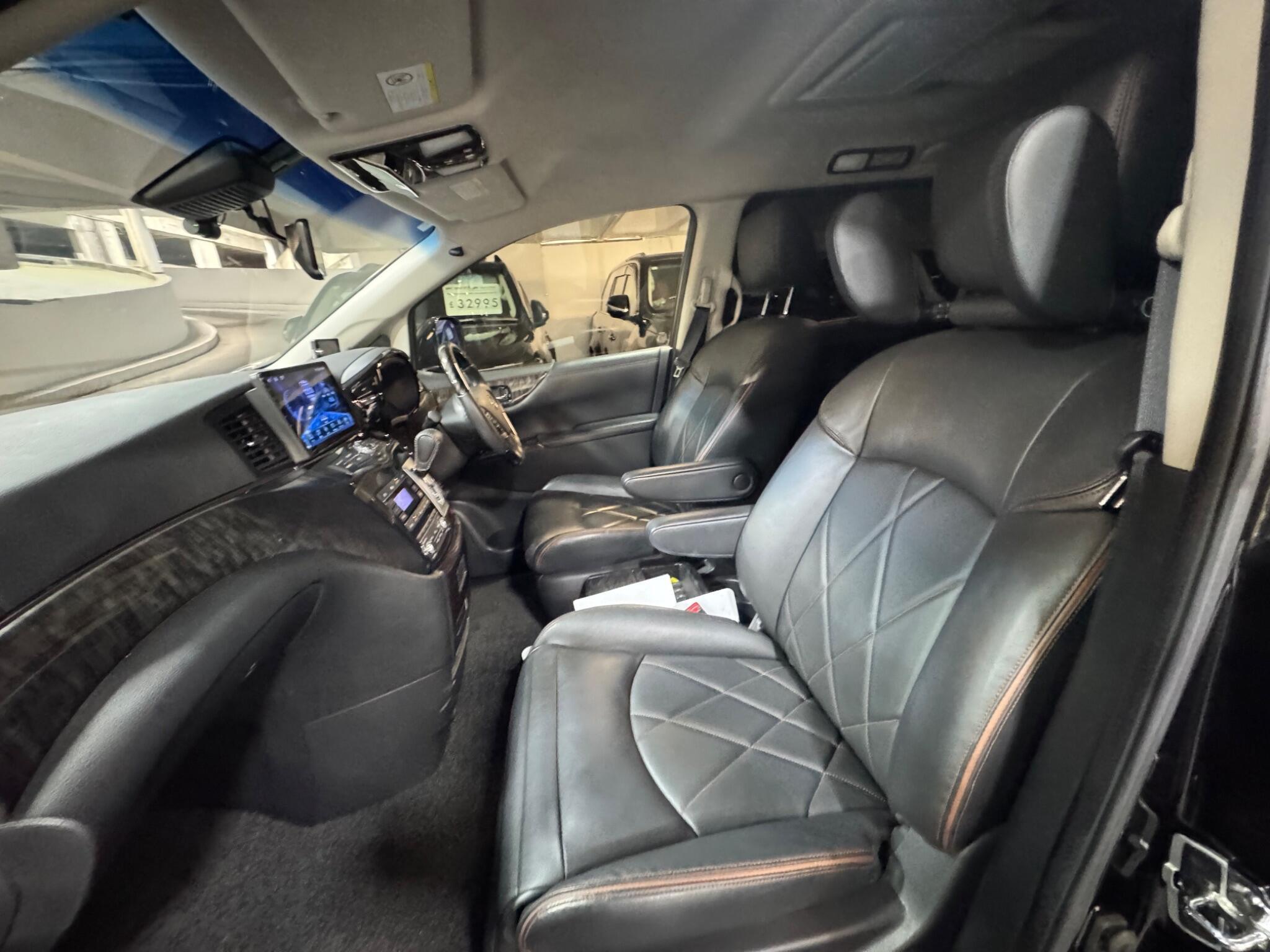 Nissan Elgrand - Image 10