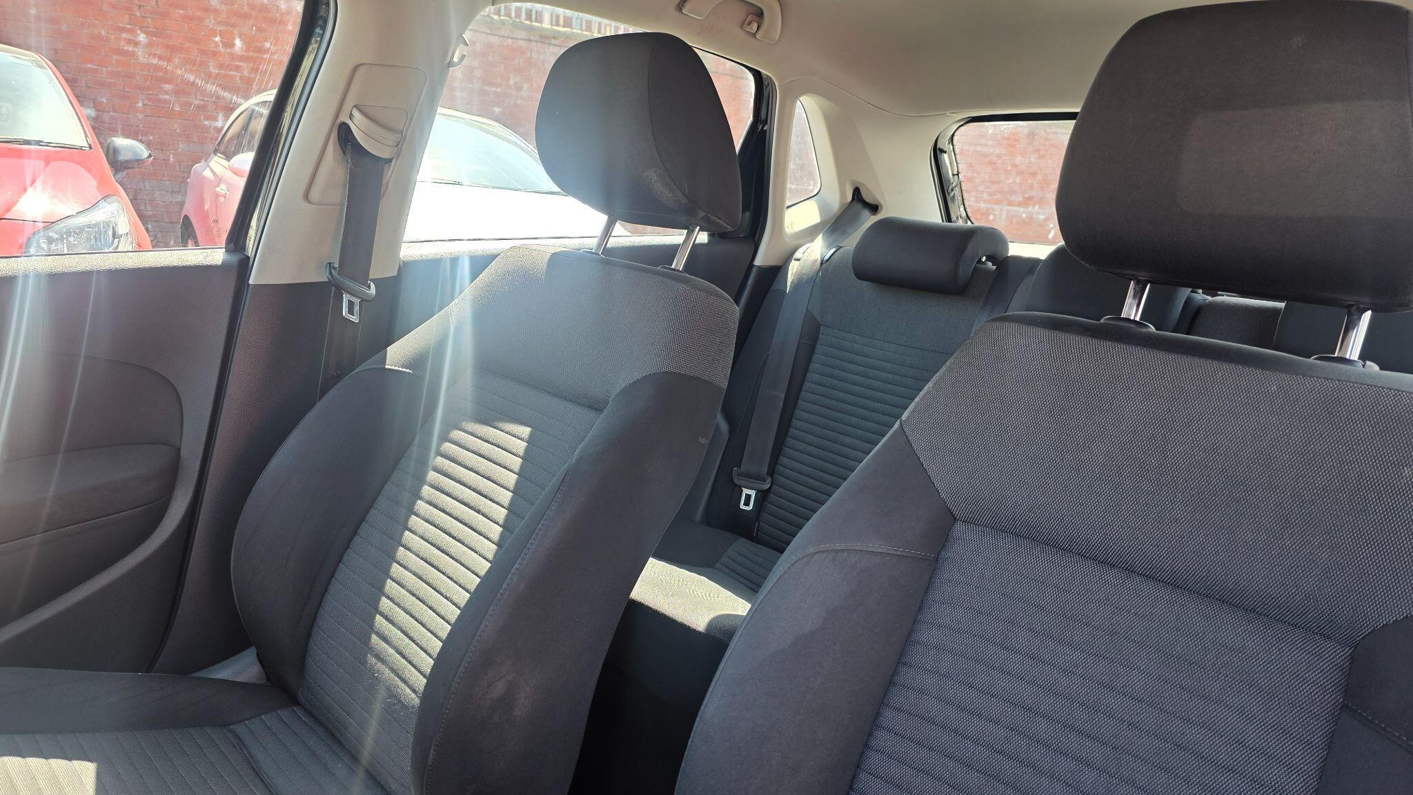 Volkswagen Polo - Image 14