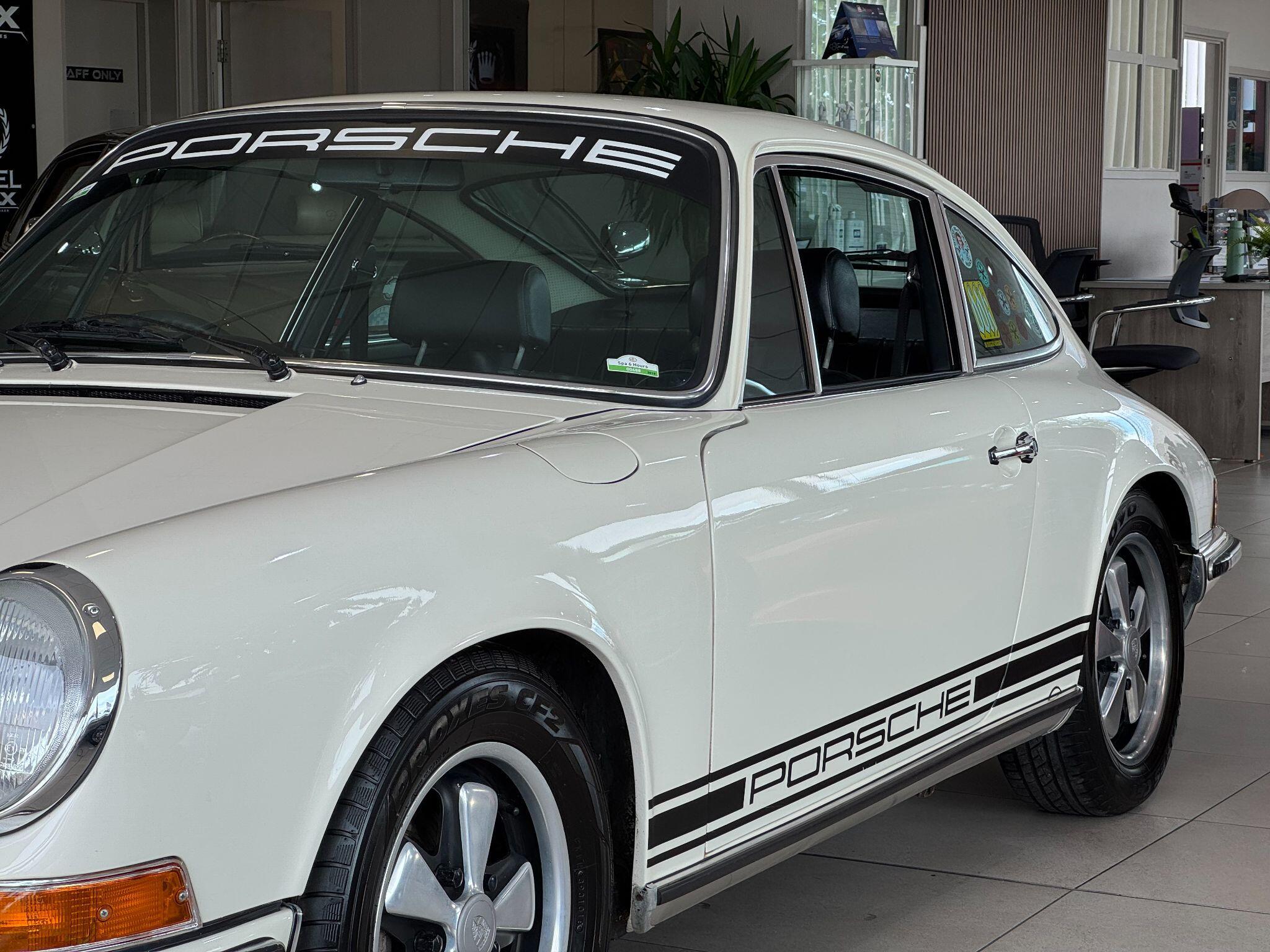 Porsche 911 - Image 12