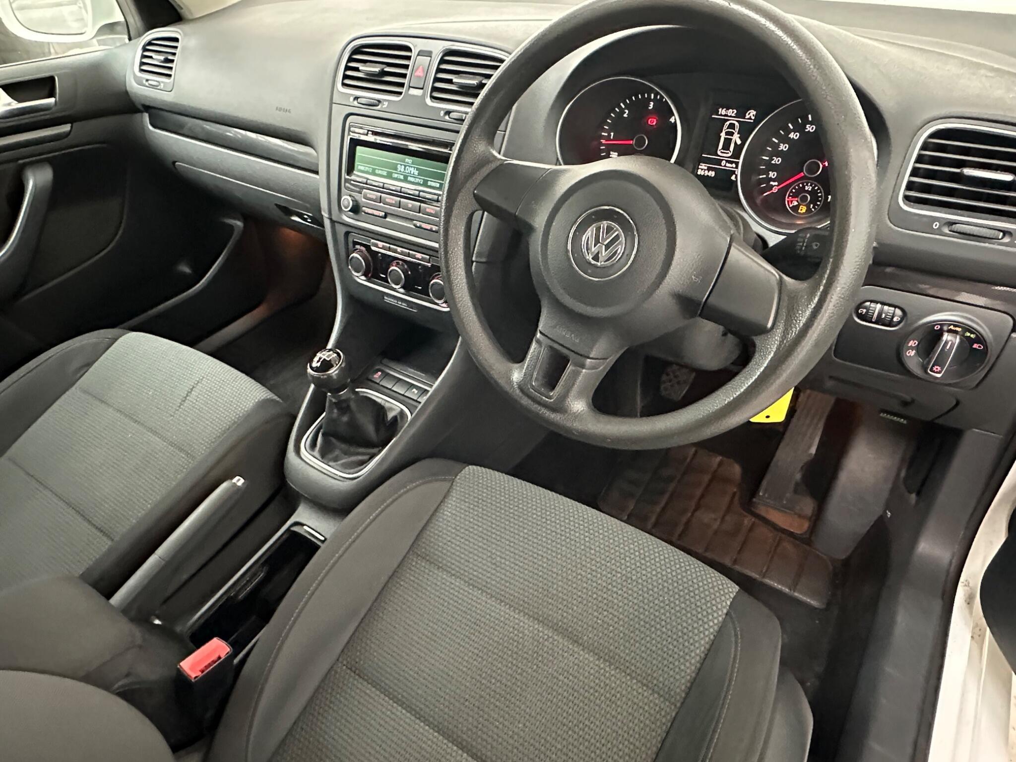 Volkswagen Golf - Image 4
