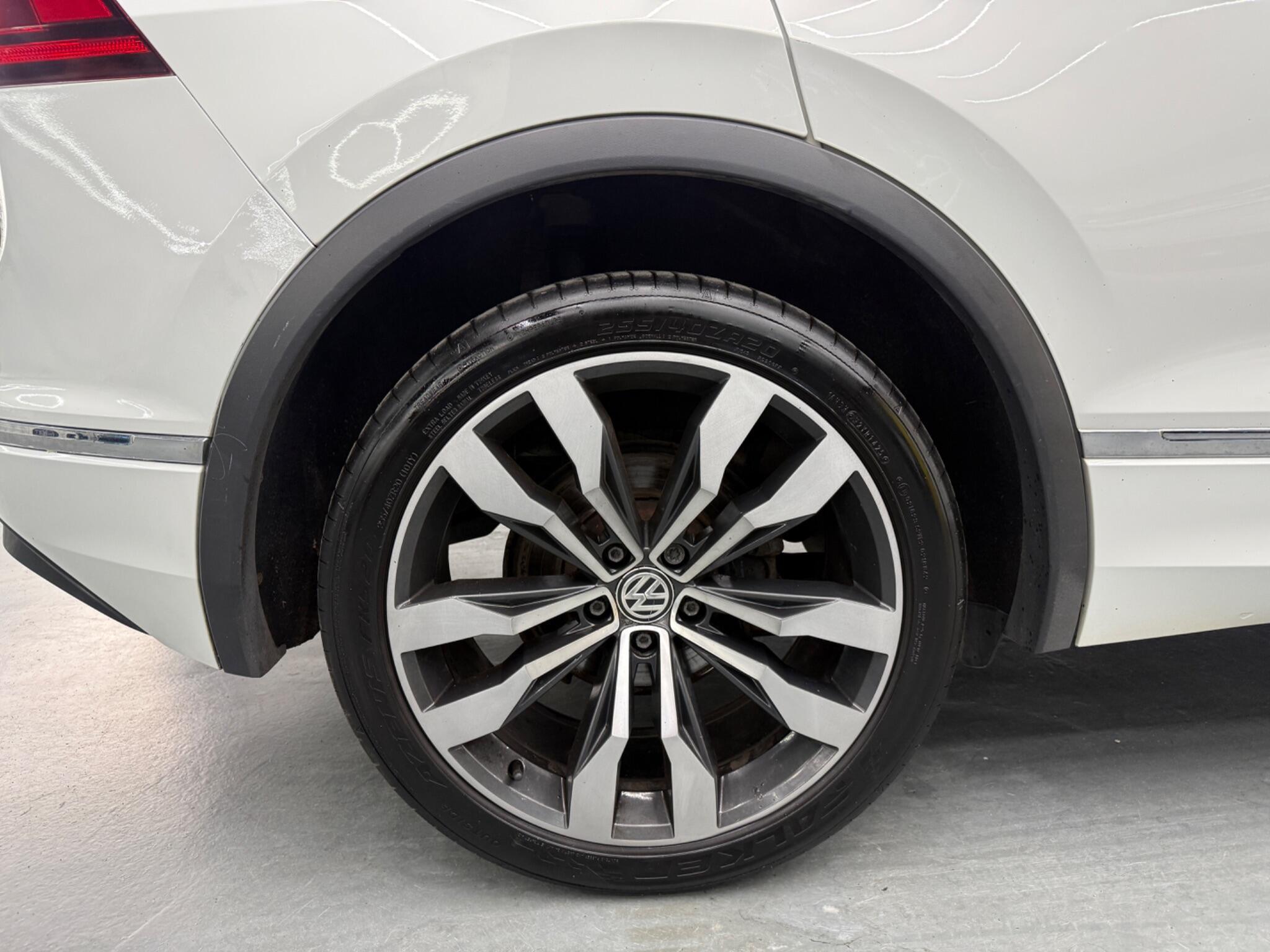 Volkswagen Tiguan - Image 19