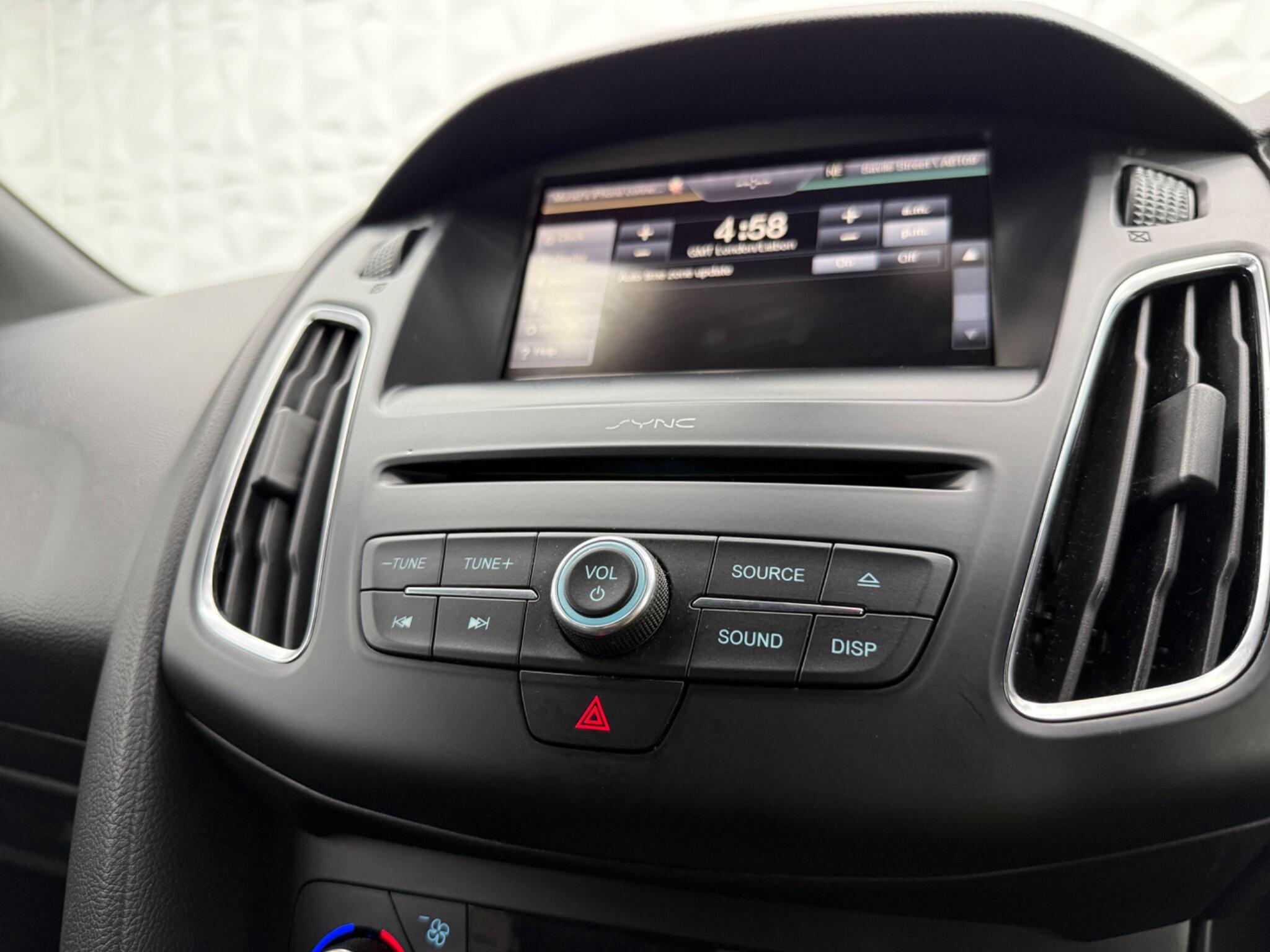 Ford Focus - Image 45