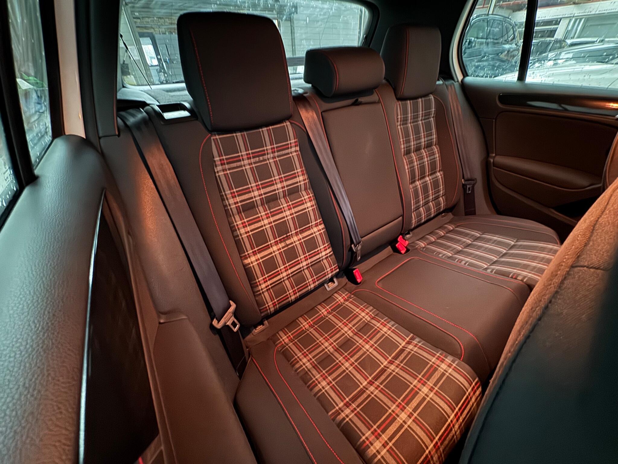 Volkswagen Golf - Image 11