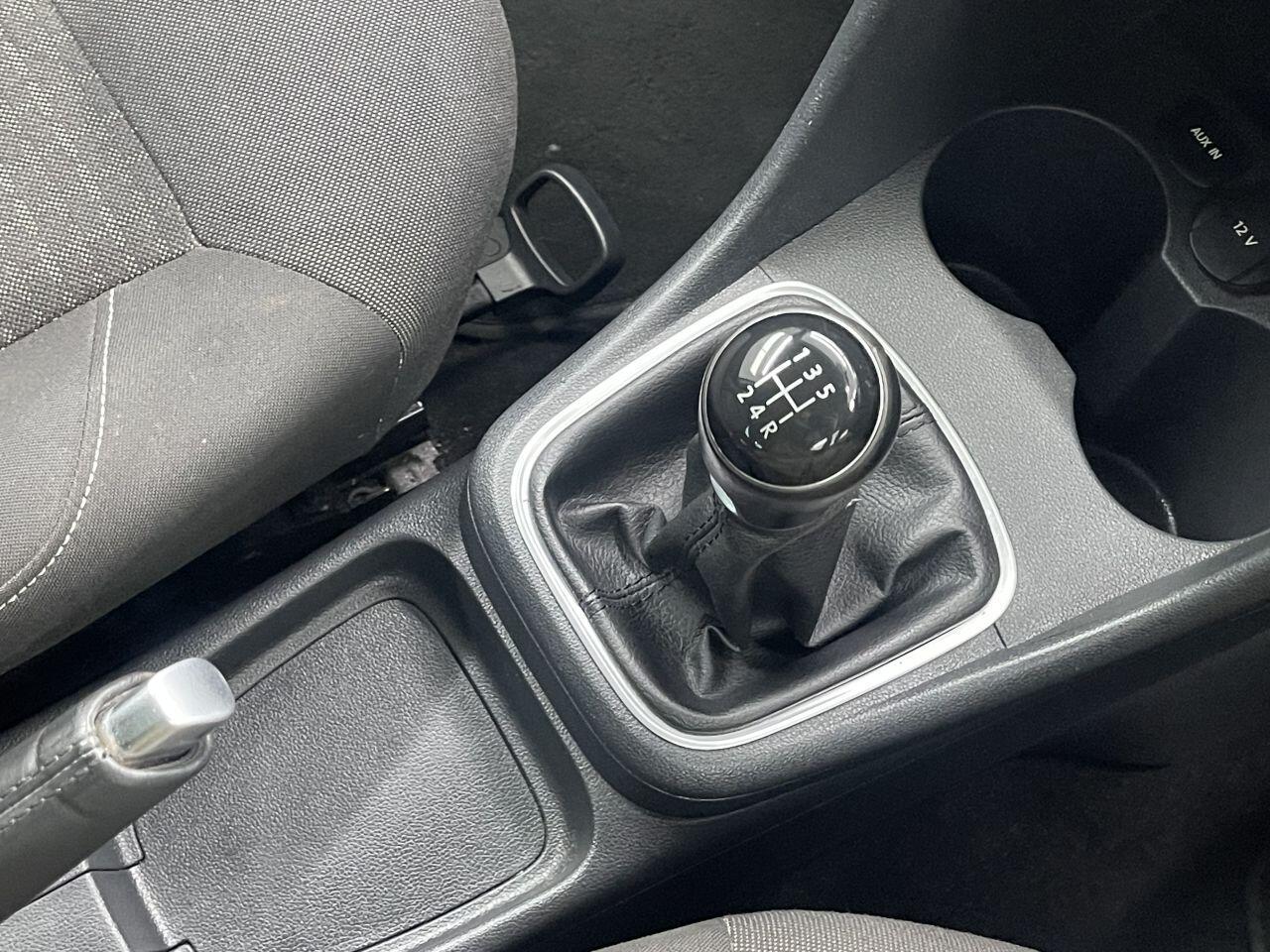 Volkswagen Polo - Image 32