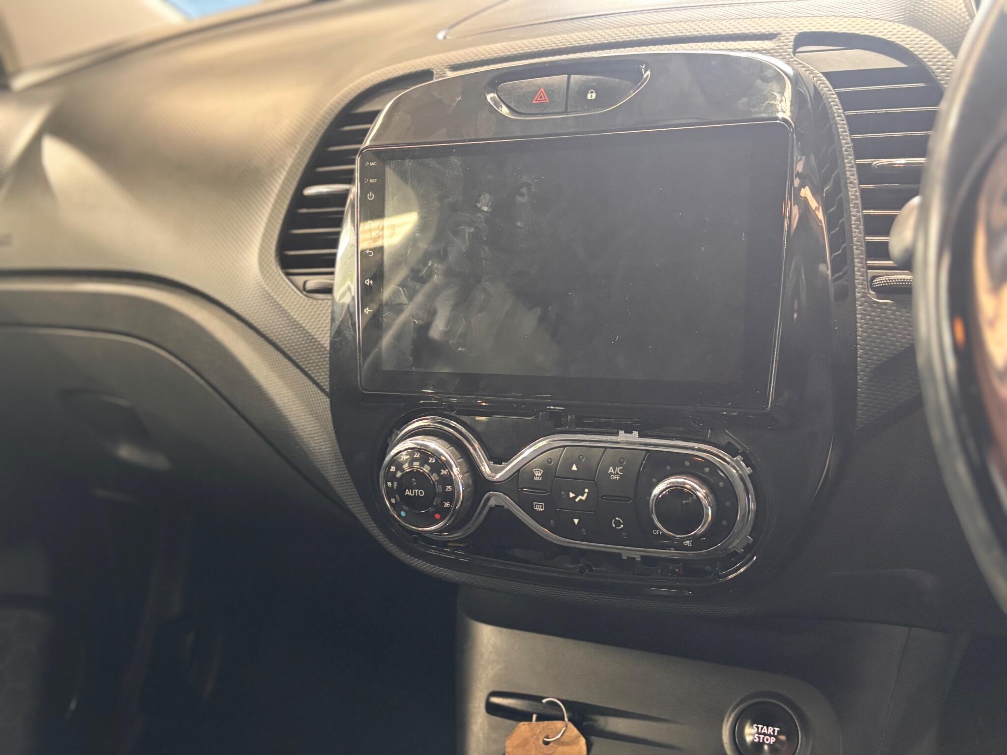 Renault Captur - Image 19