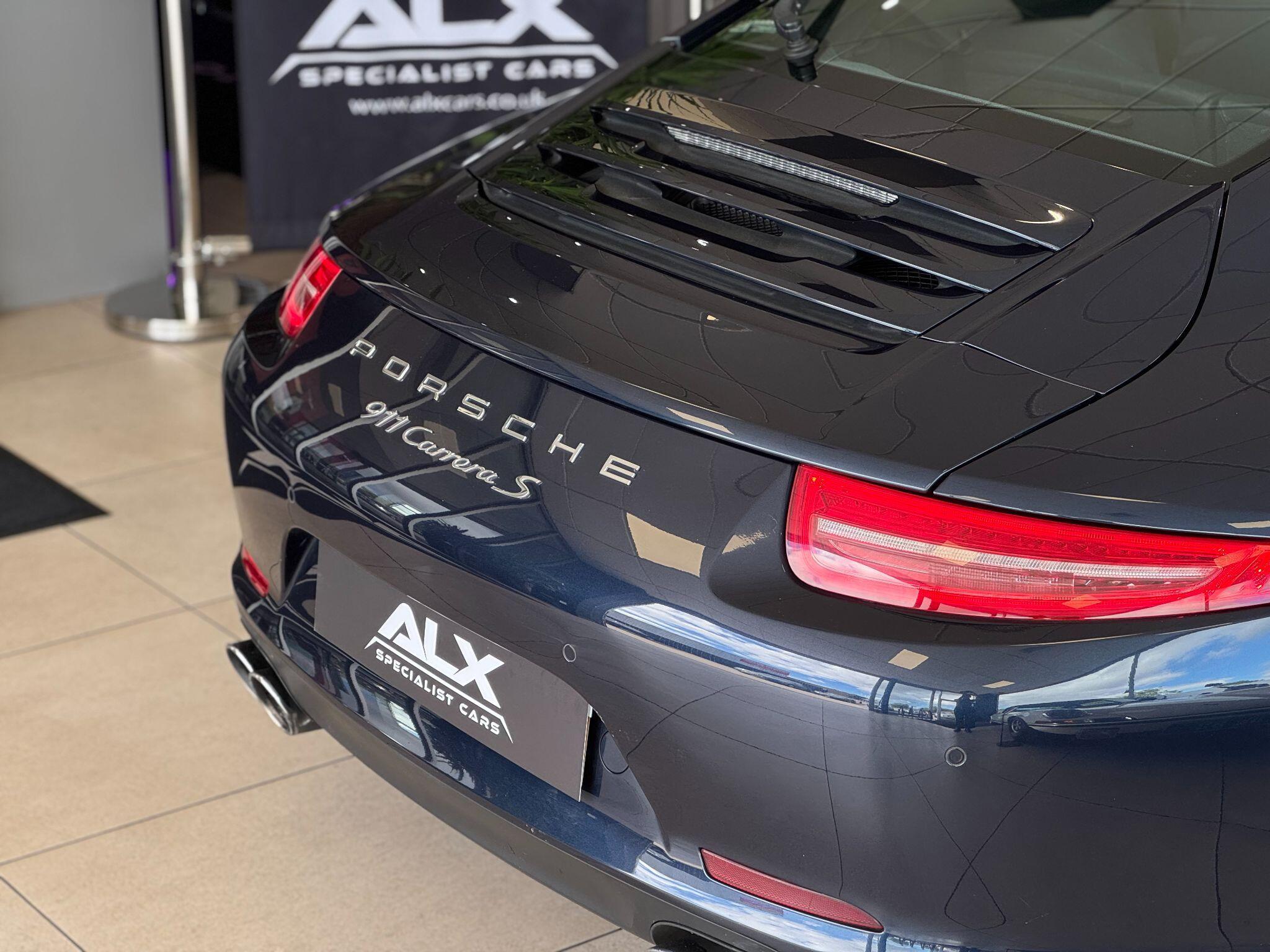 Porsche 911 - Image 15