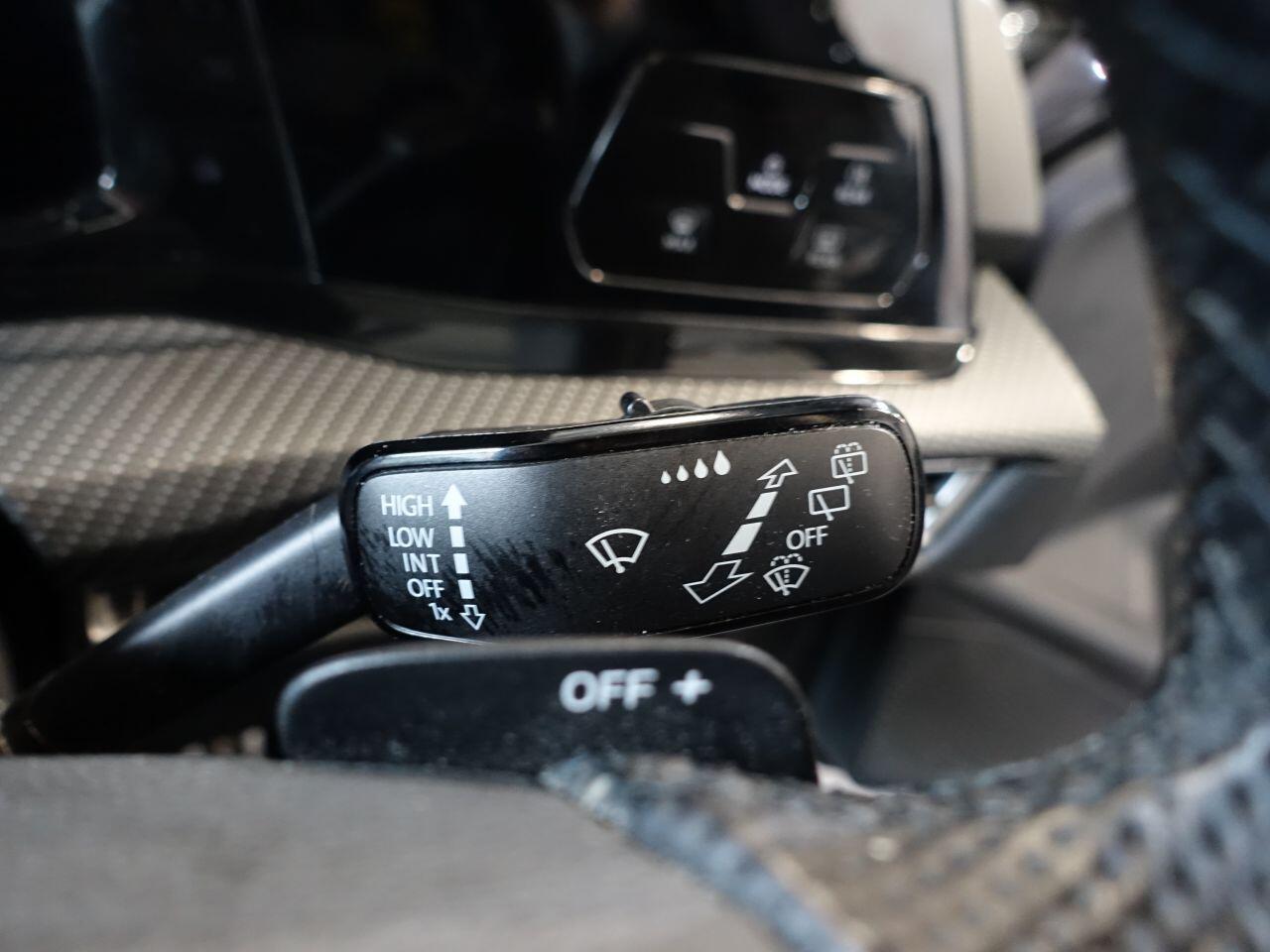 Volkswagen Golf - Image 15