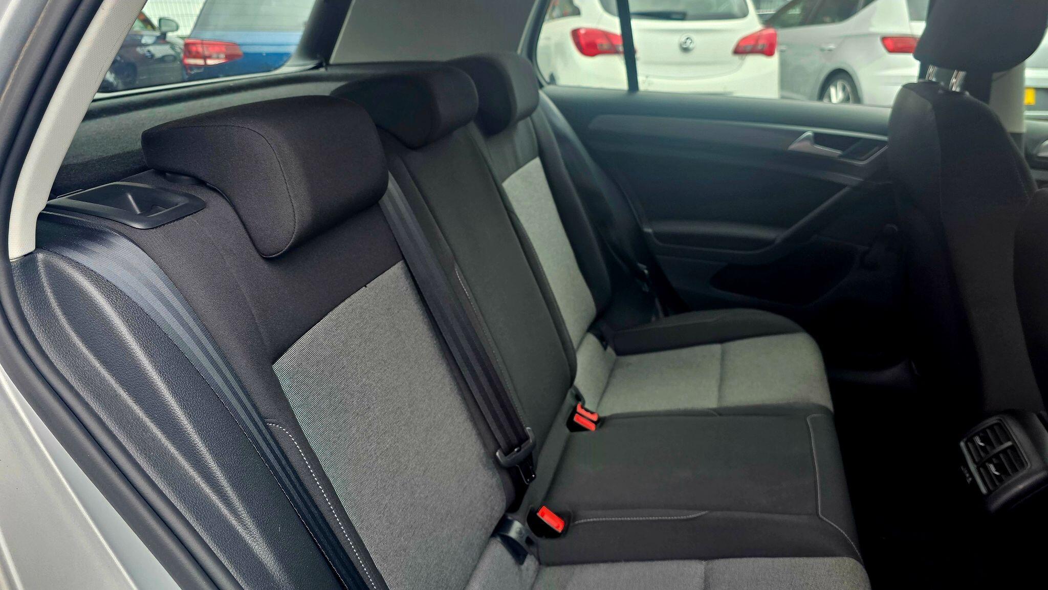 Volkswagen Golf - Image 19