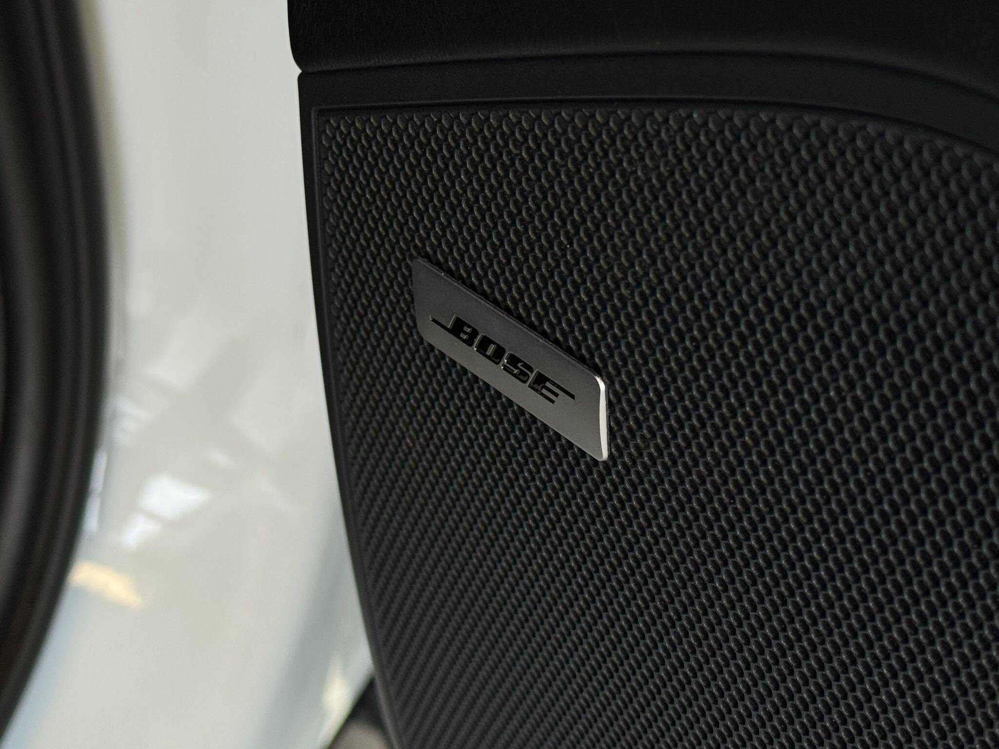 Porsche Cayenne - Image 27
