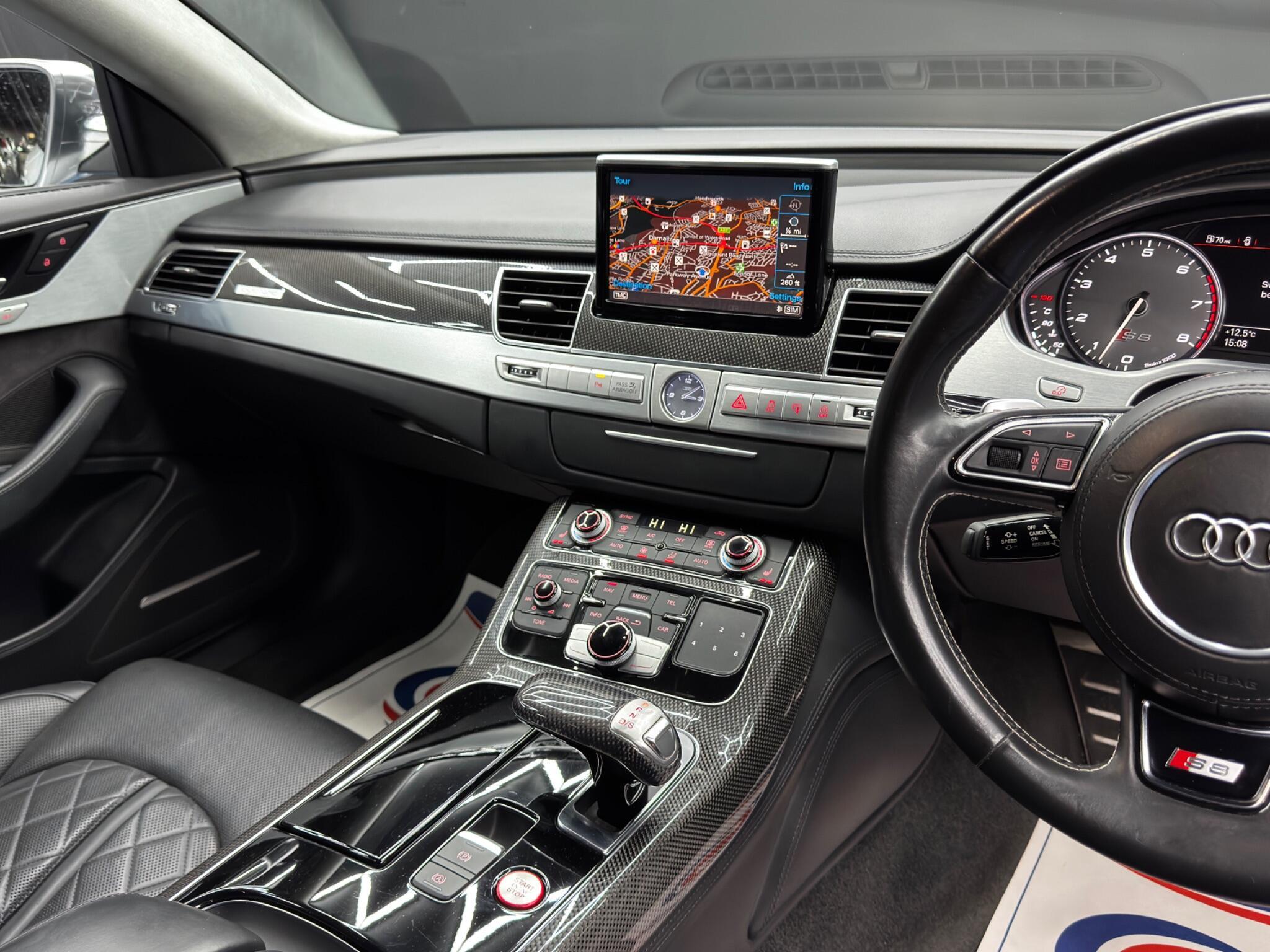 Audi S8 - Image 24