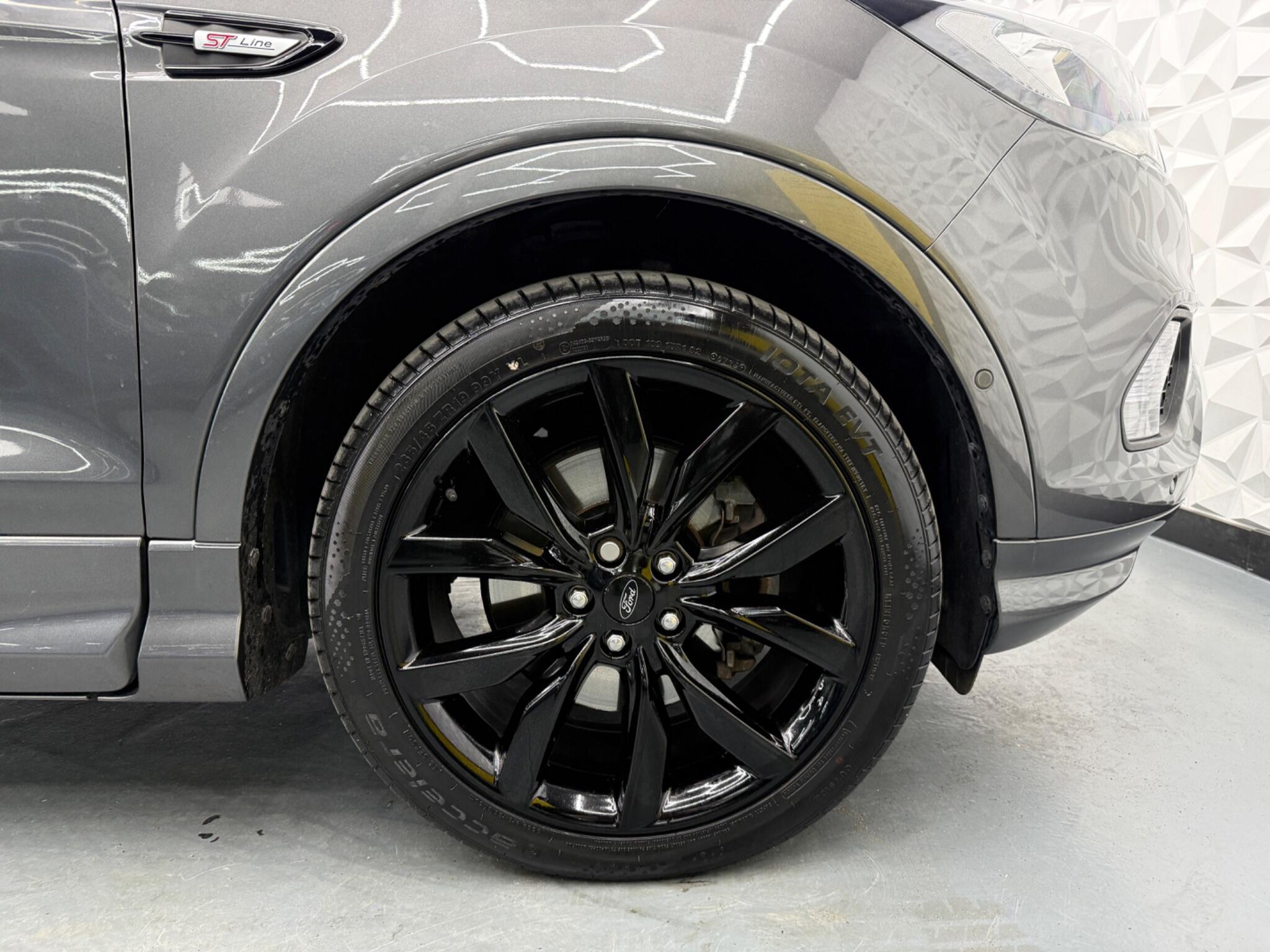 Ford Kuga - Image 17