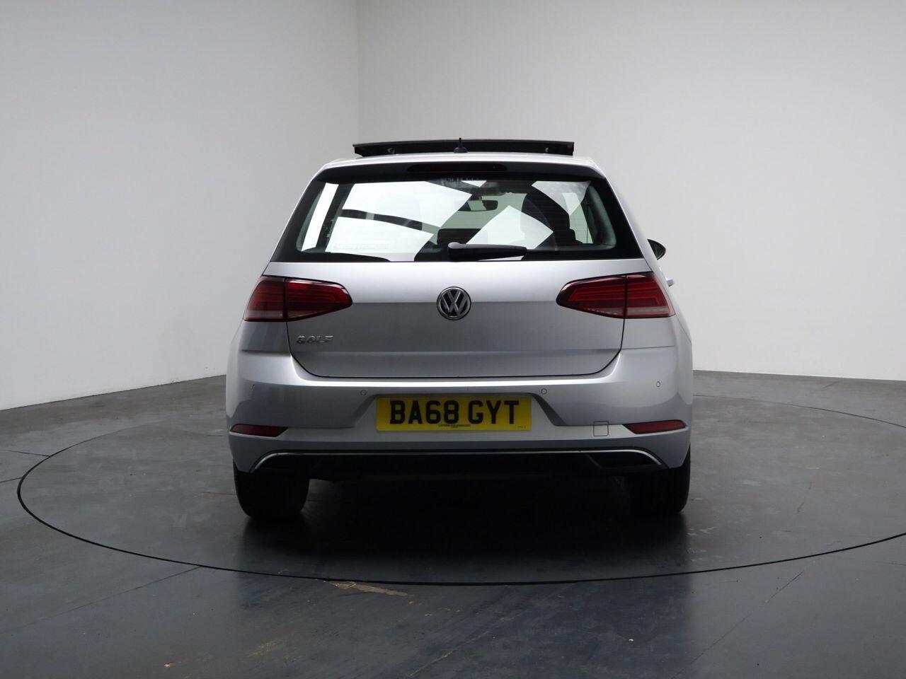Volkswagen Golf - Image 11