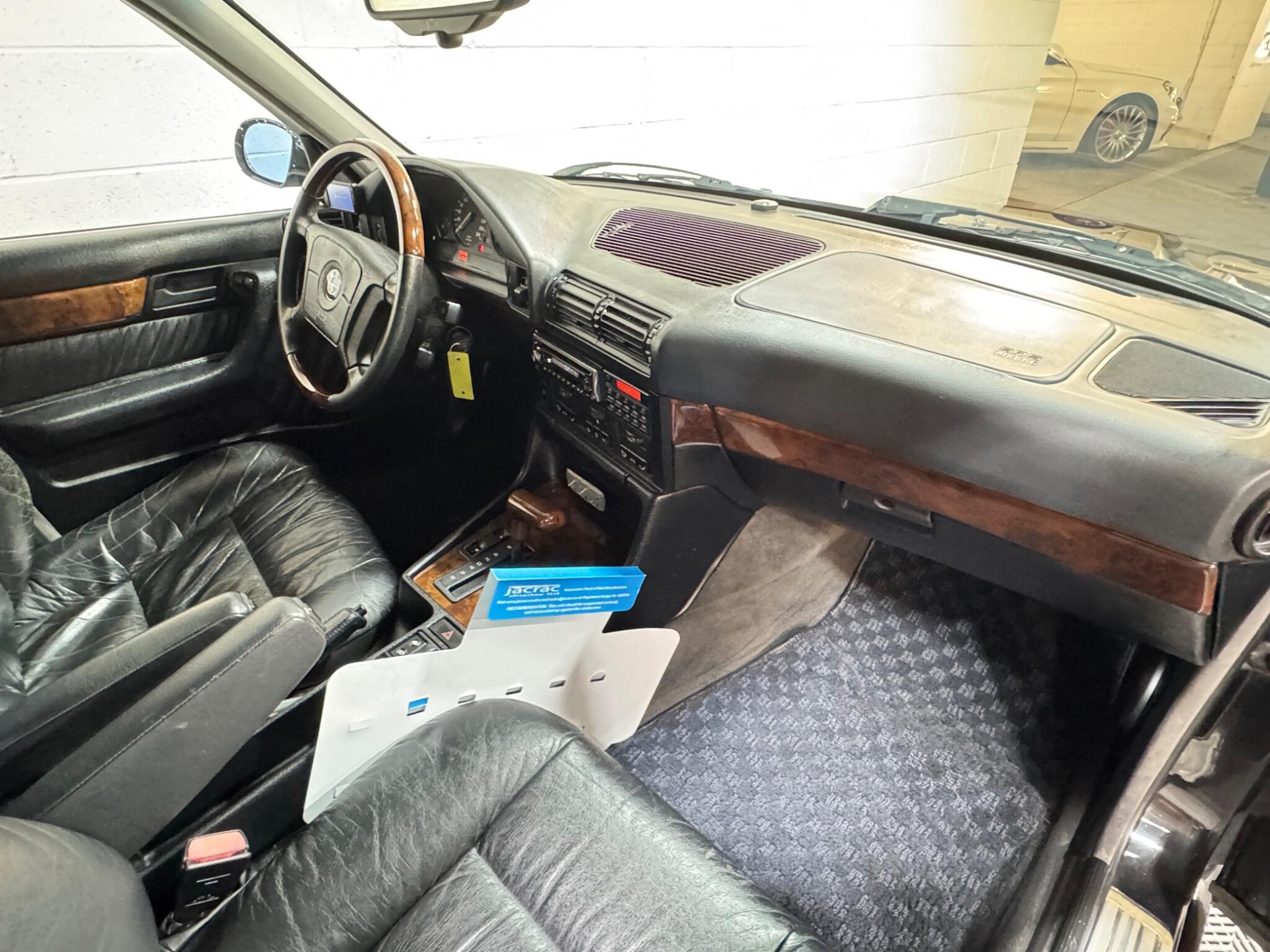 BMW 5 Series - Image 10