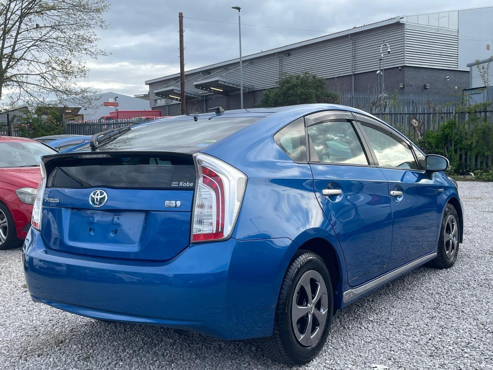 Toyota Prius - Image 6