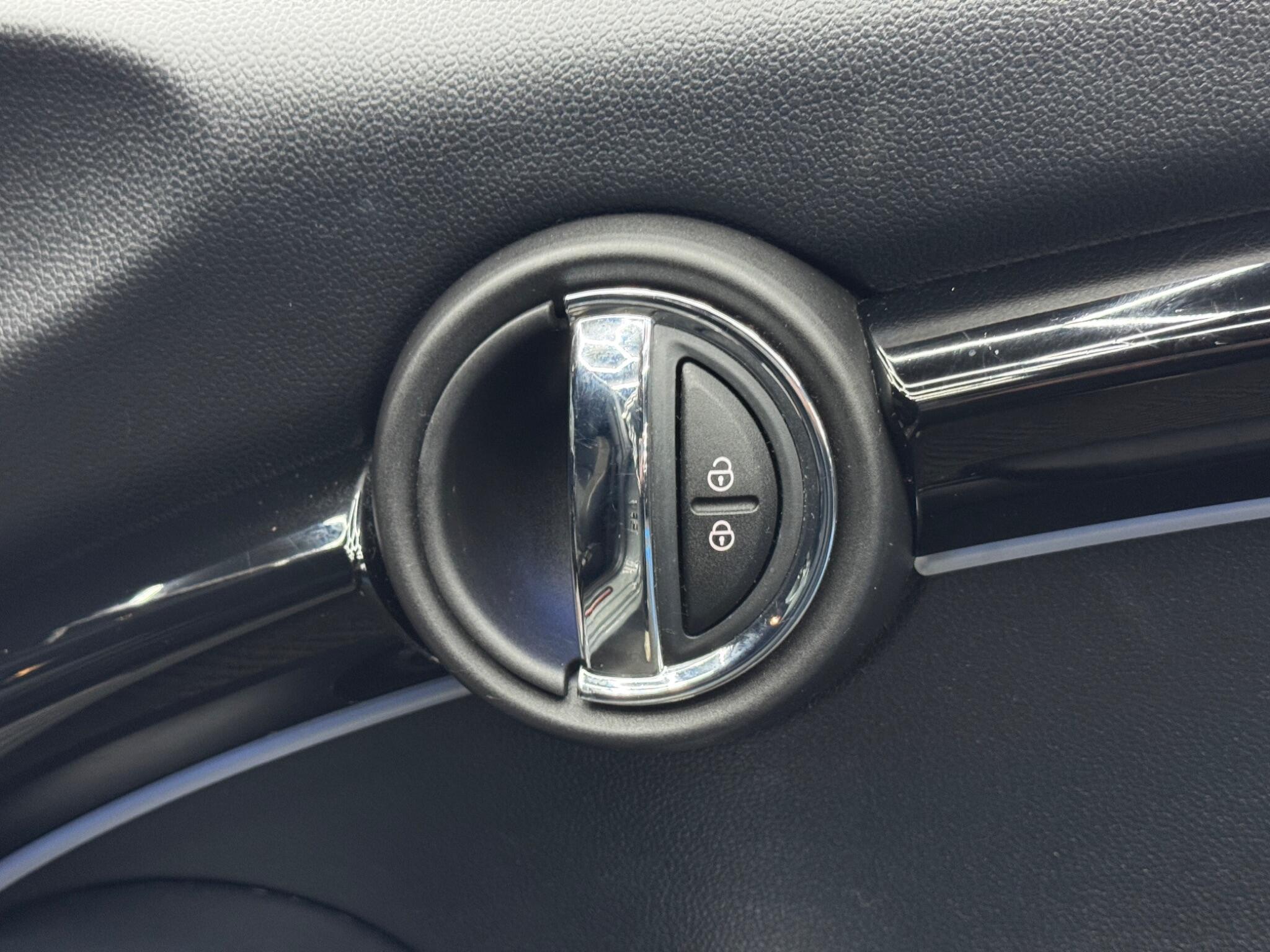 MINI Hatch - Image 41