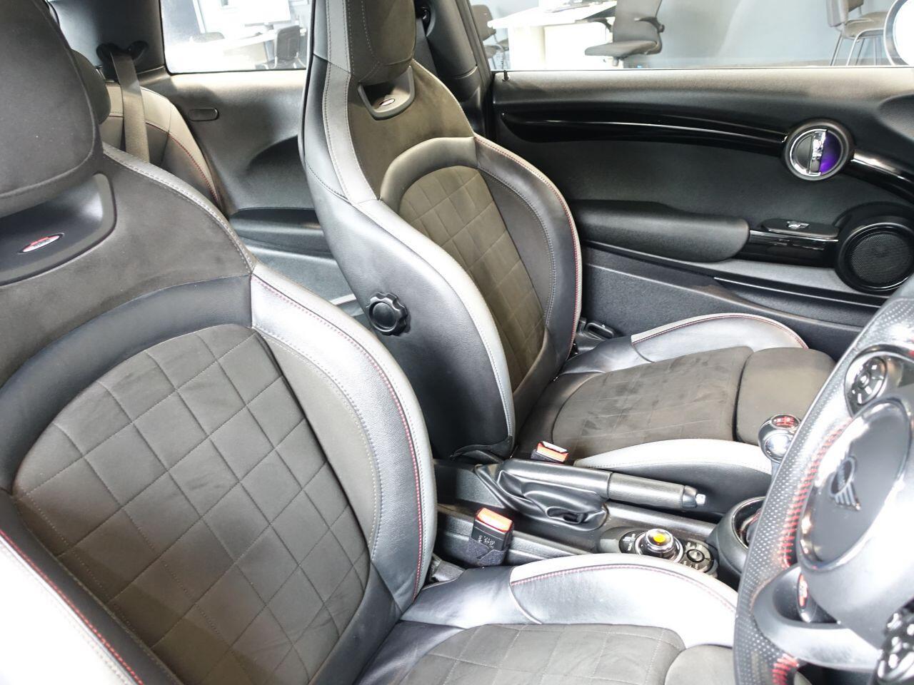 MINI Hatch - Image 13