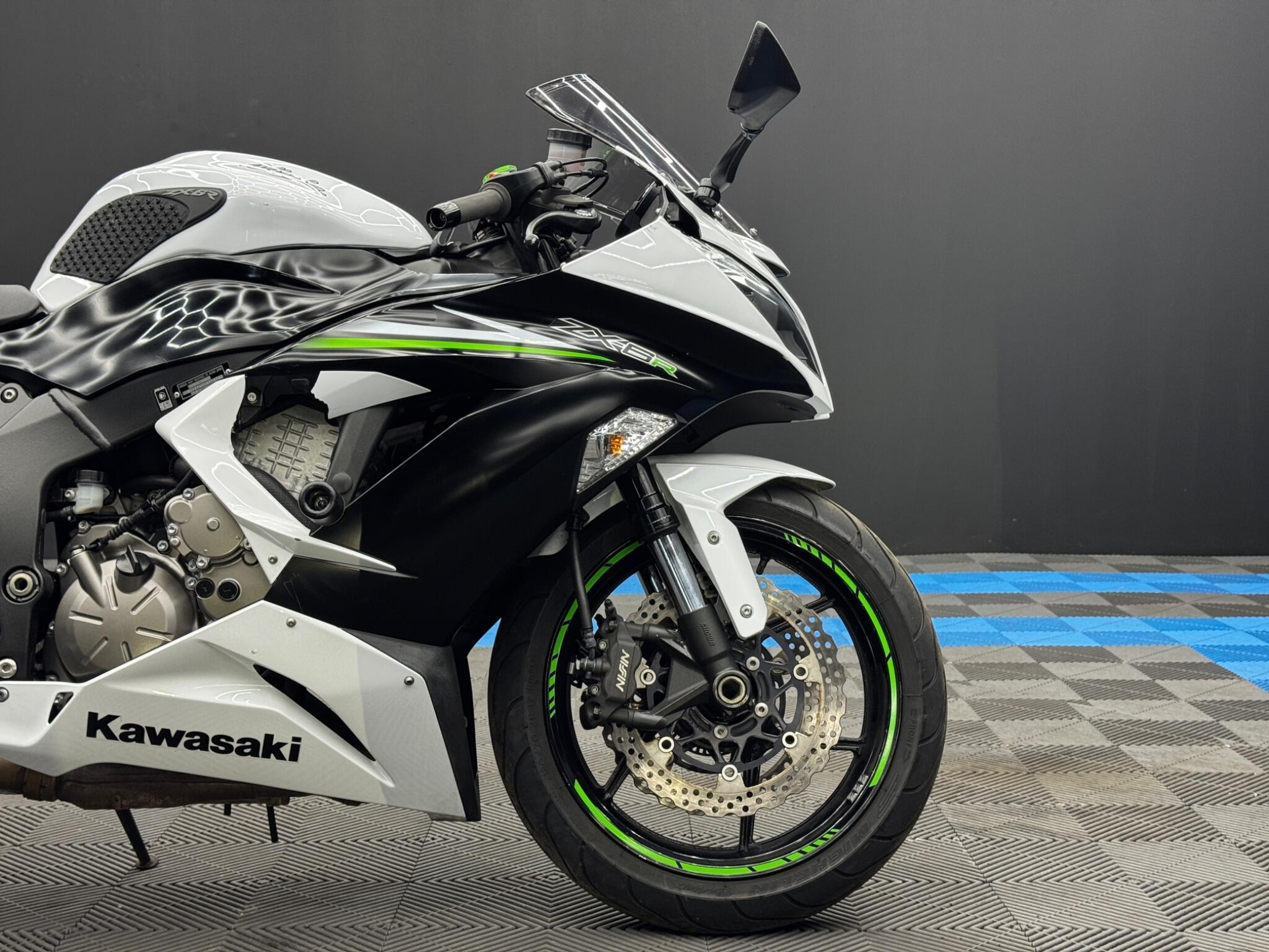 Kawasaki NINJA ZX-6R - Image 14