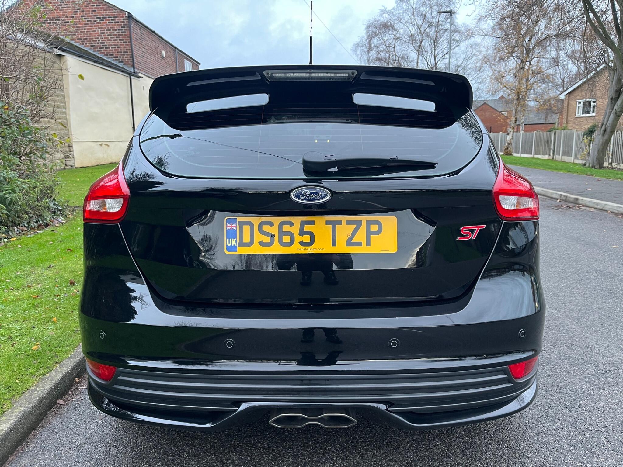 Ford Focus - Image 11