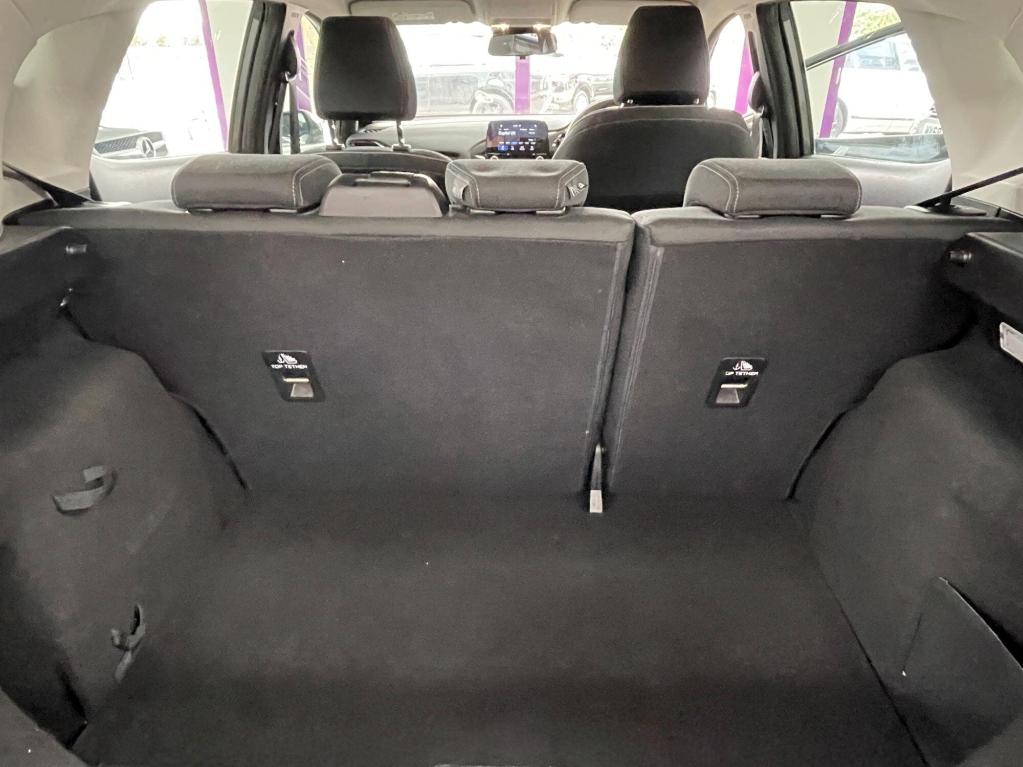 Ford Fiesta - Image 17