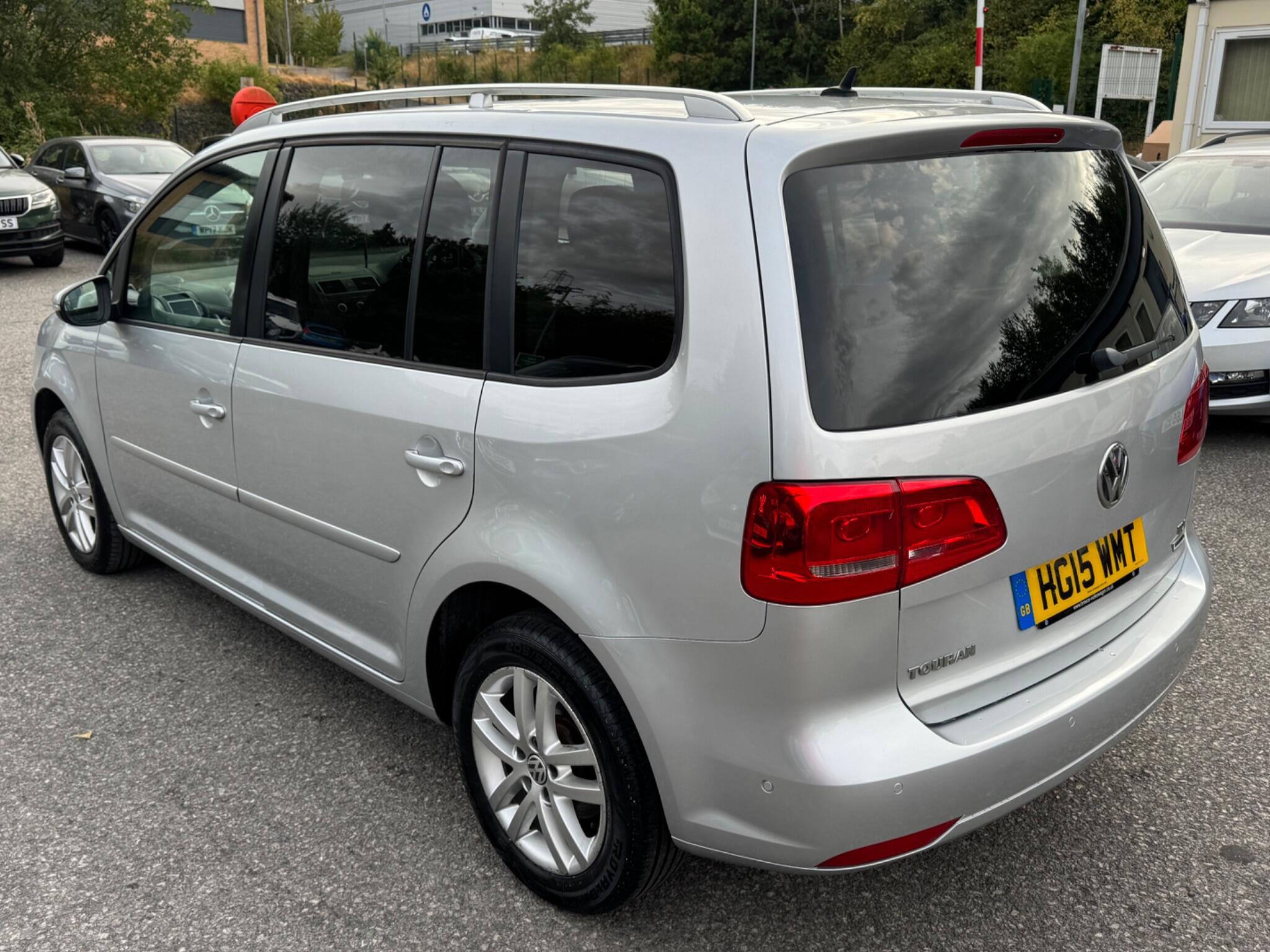 Volkswagen Touran - Image 12