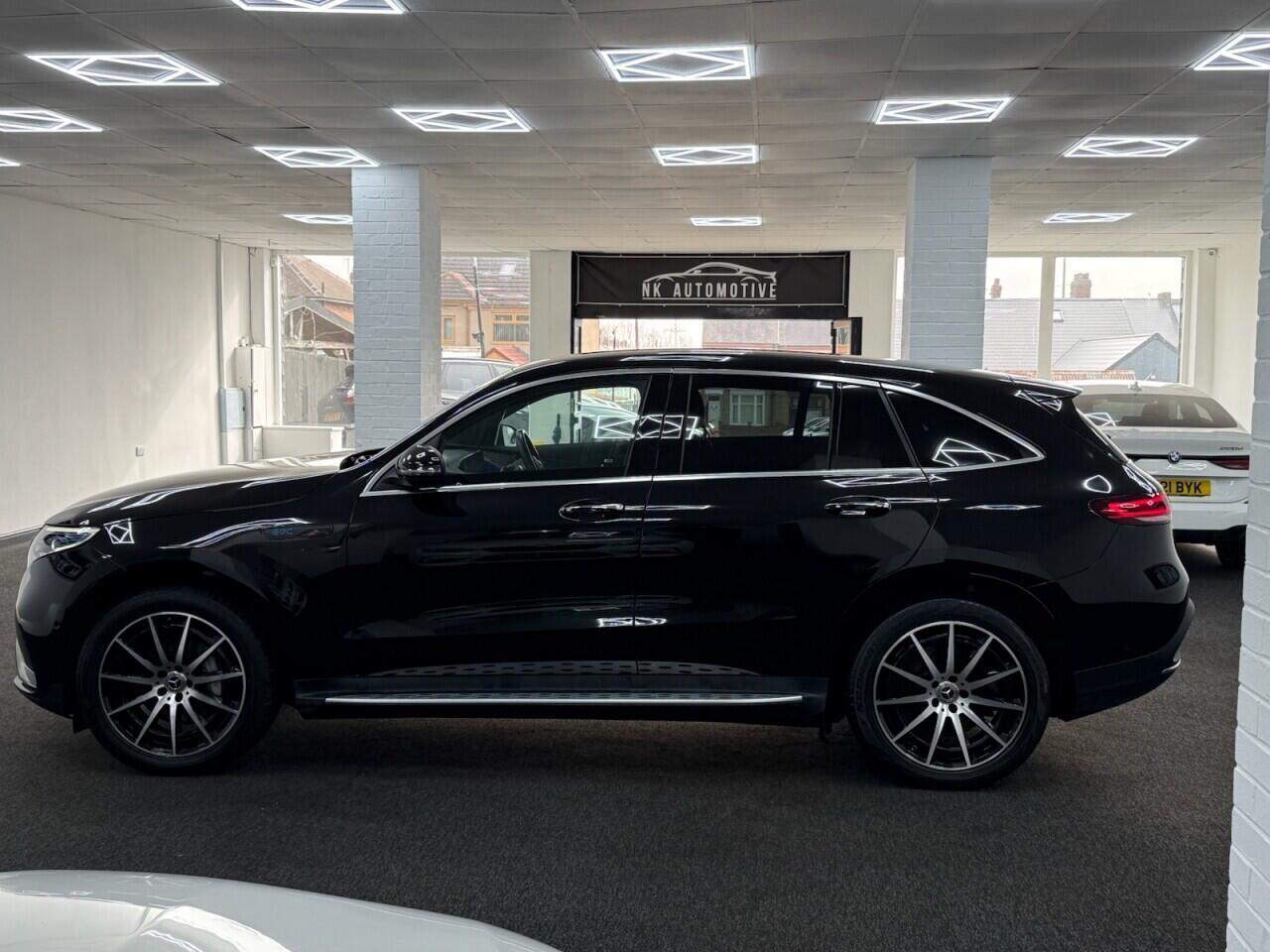 Mercedes Eqc - Image 9