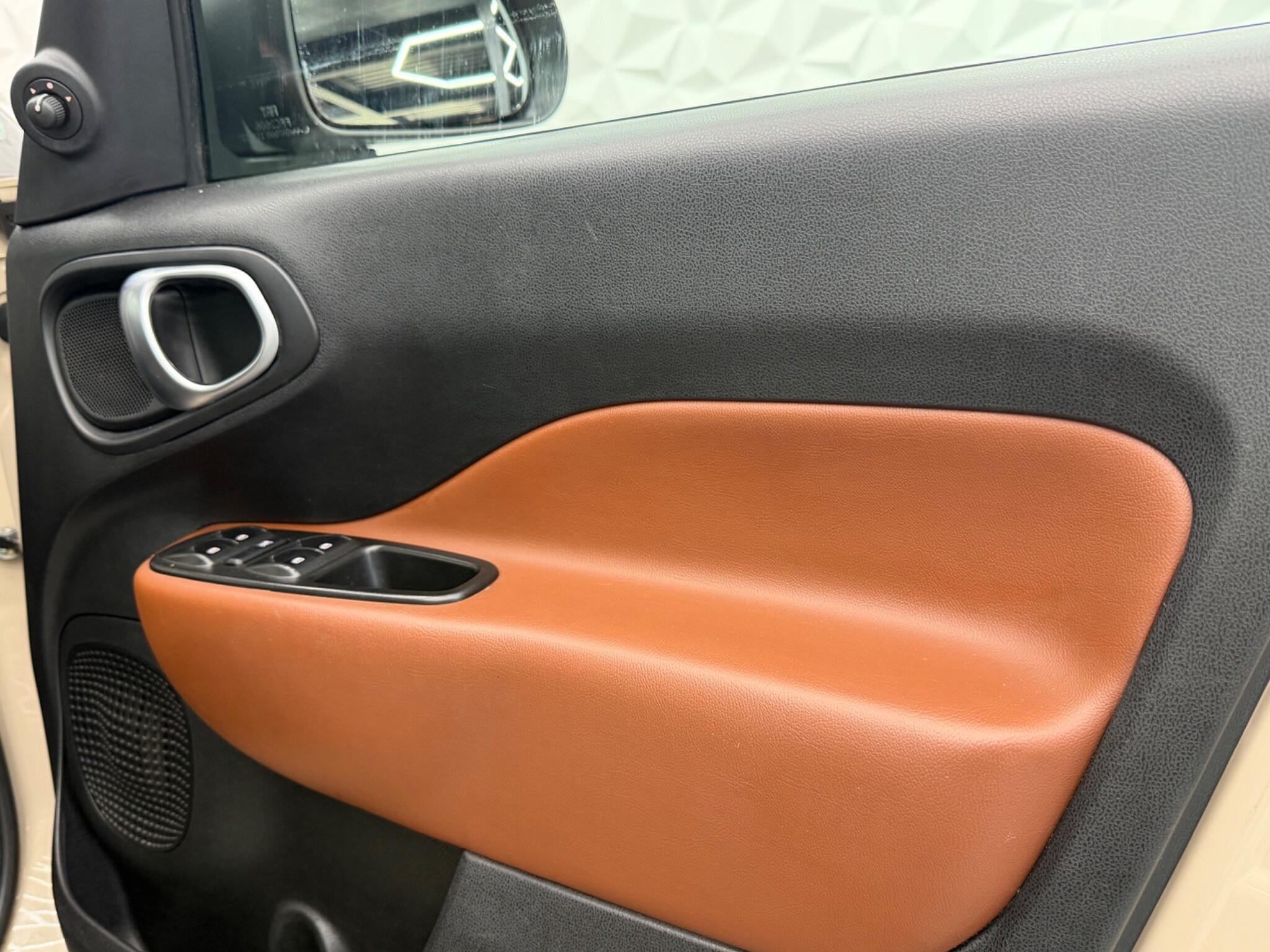 Fiat 500L - Image 18