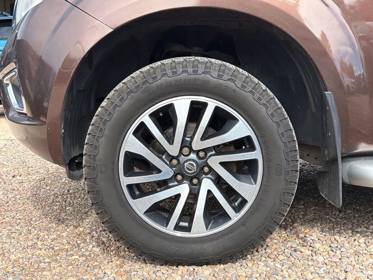 Nissan NAVARA - Image 17