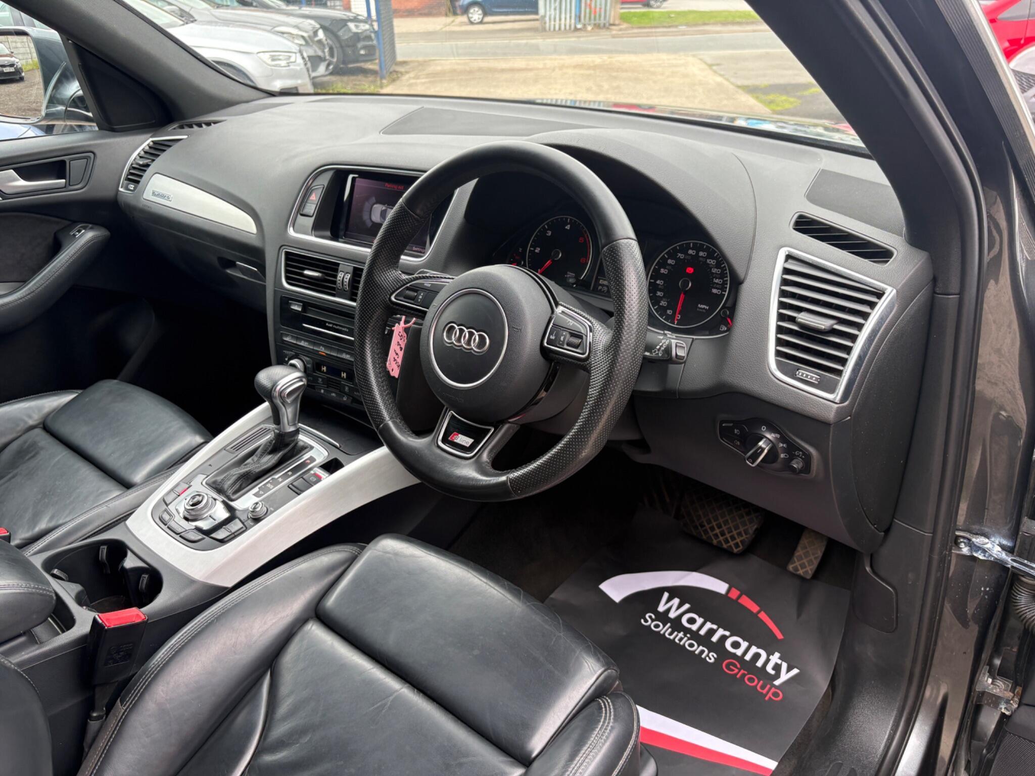 Audi Q5 - Image 13