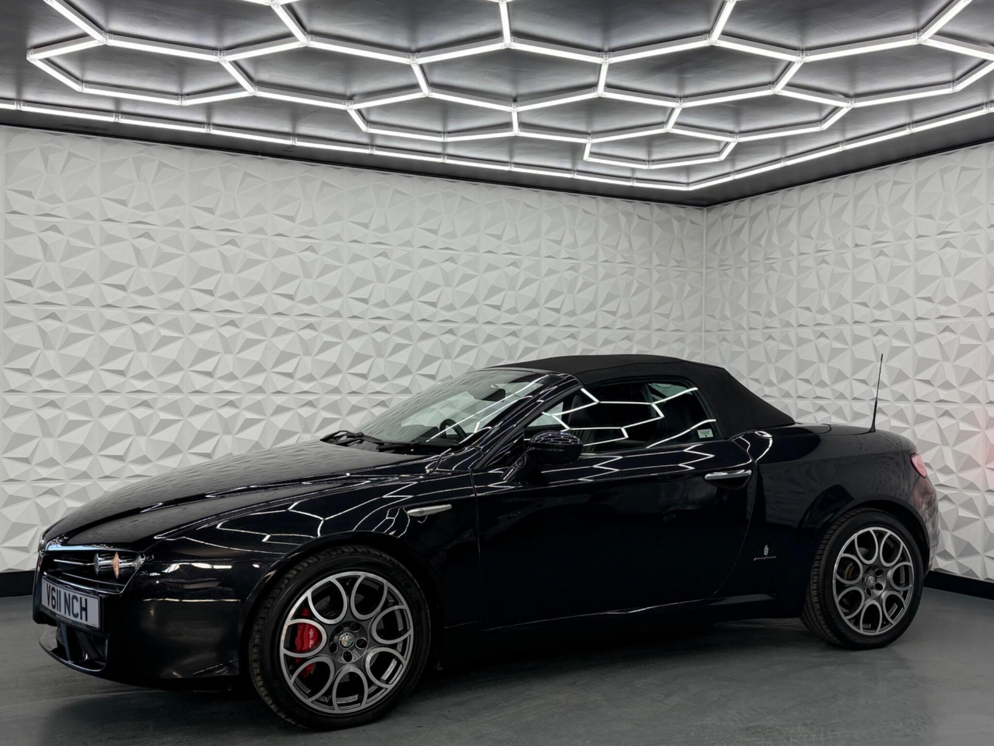 Alfa Romeo Spider - Image 12