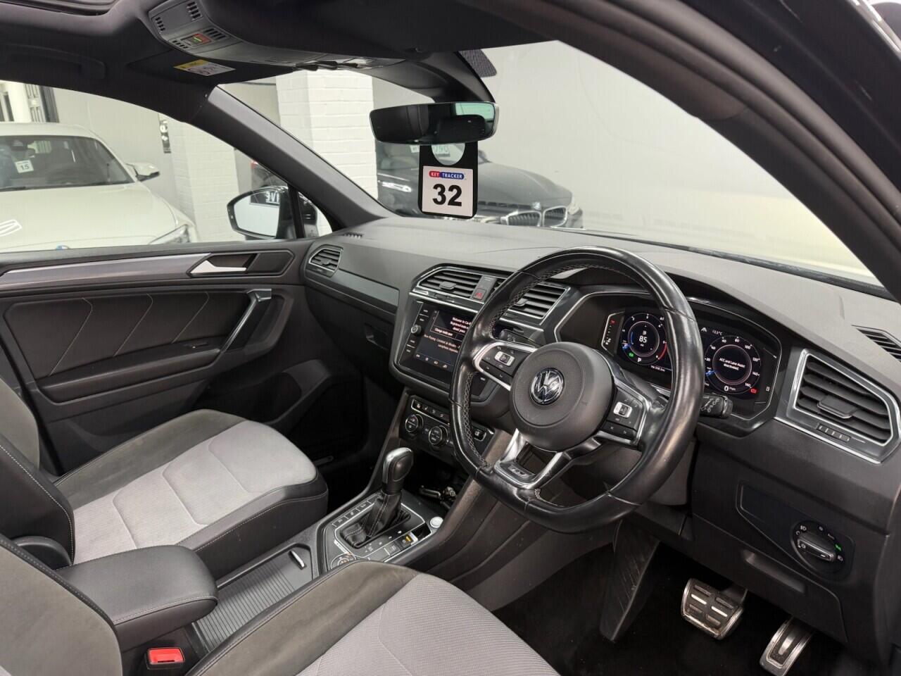 Volkswagen Tiguan - Image 16