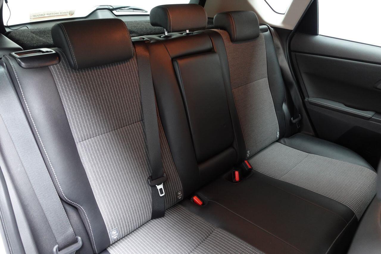 Toyota Auris - Image 18