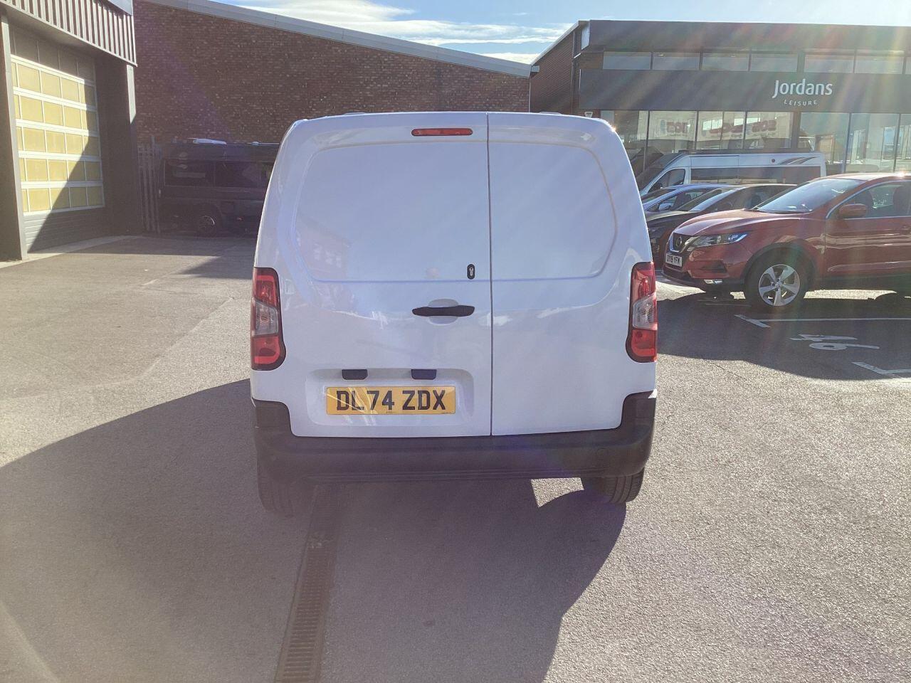Vauxhall Combo - Image 6
