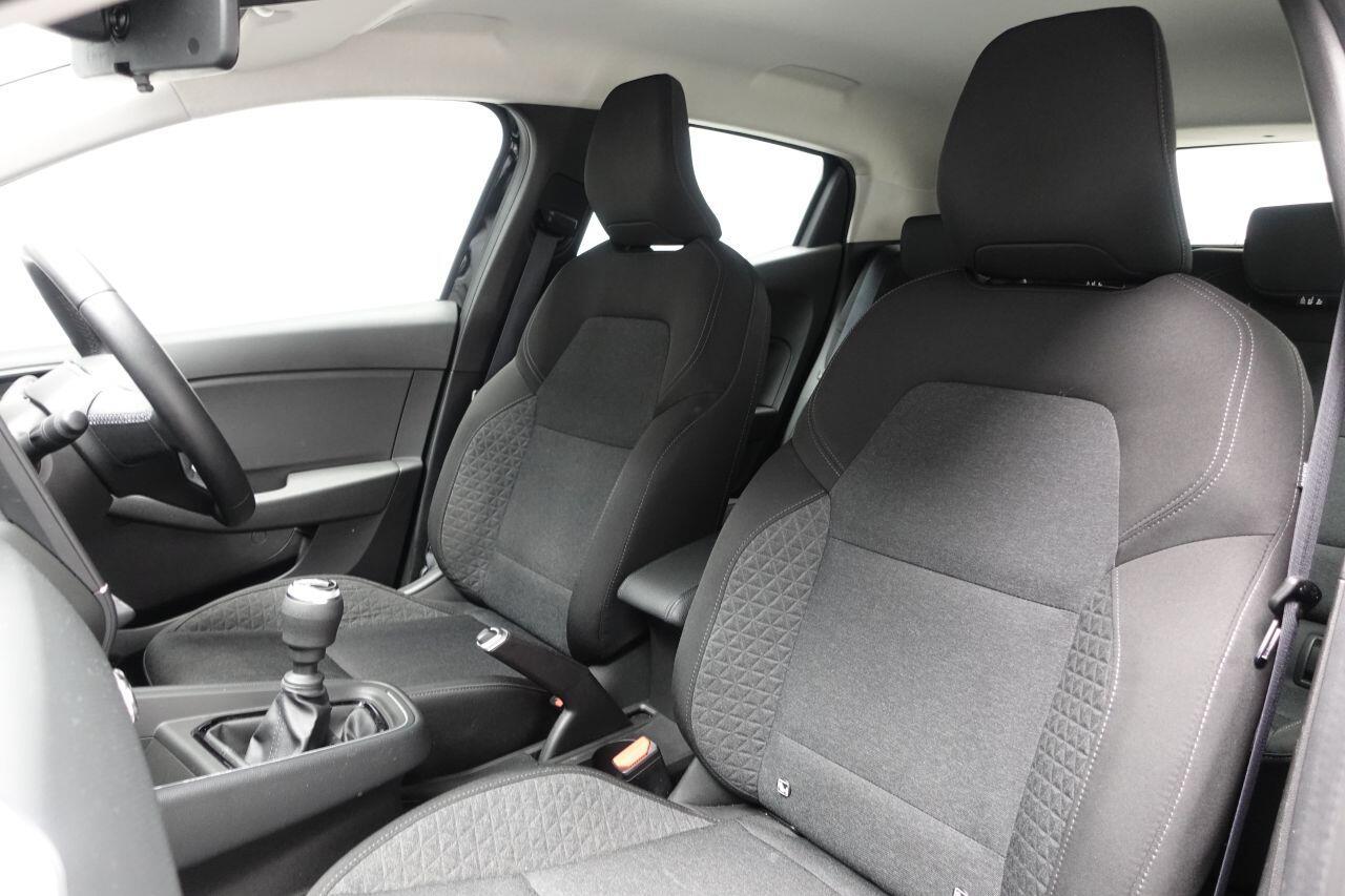 Renault Clio - Image 26