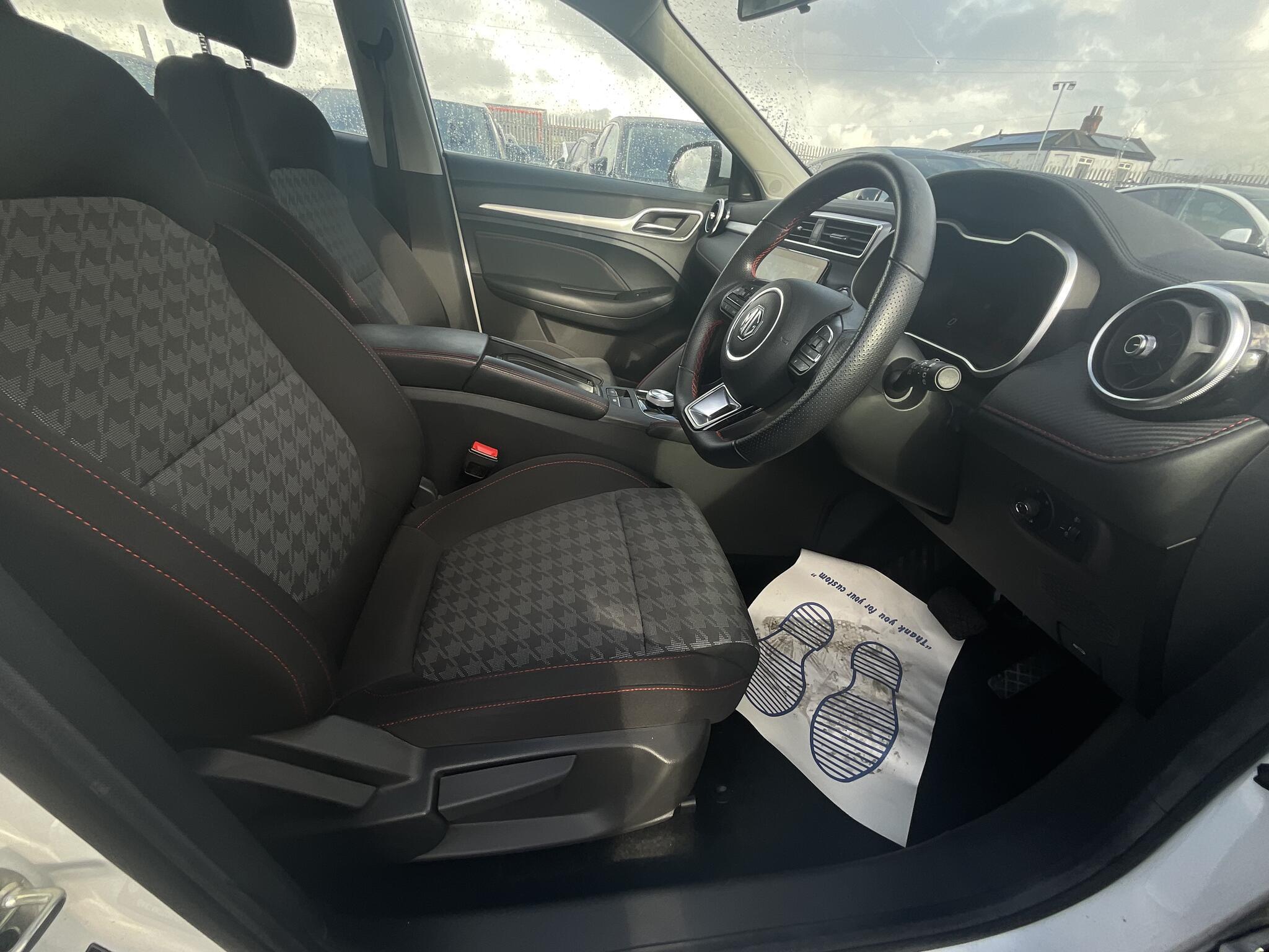MG MG ZS - Image 9