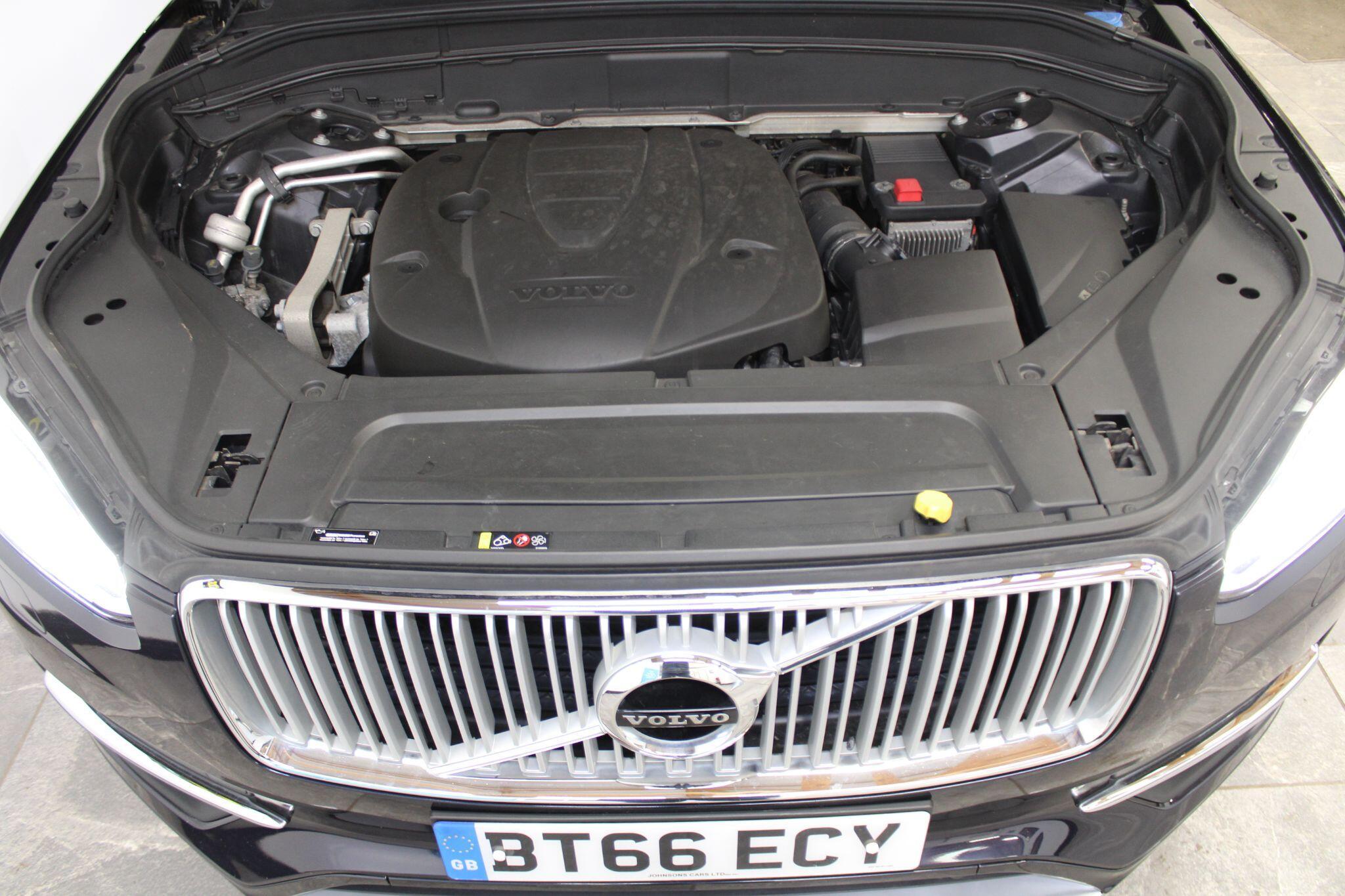 Volvo XC90 - Image 34