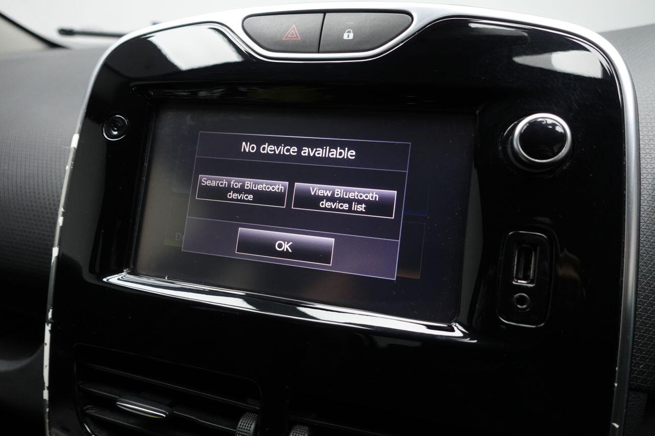 Renault Clio - Image 23