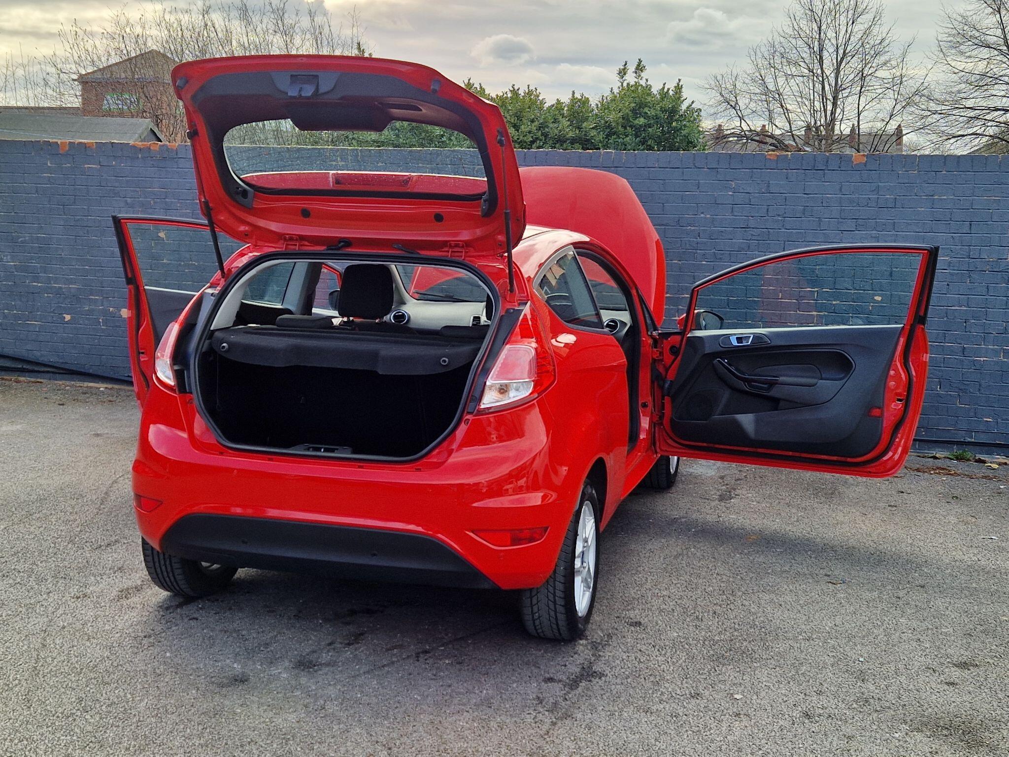 Ford Fiesta - Image 21