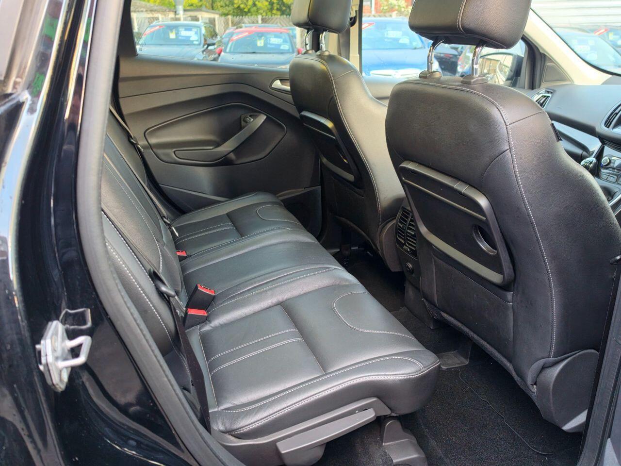 Ford Kuga - Image 20