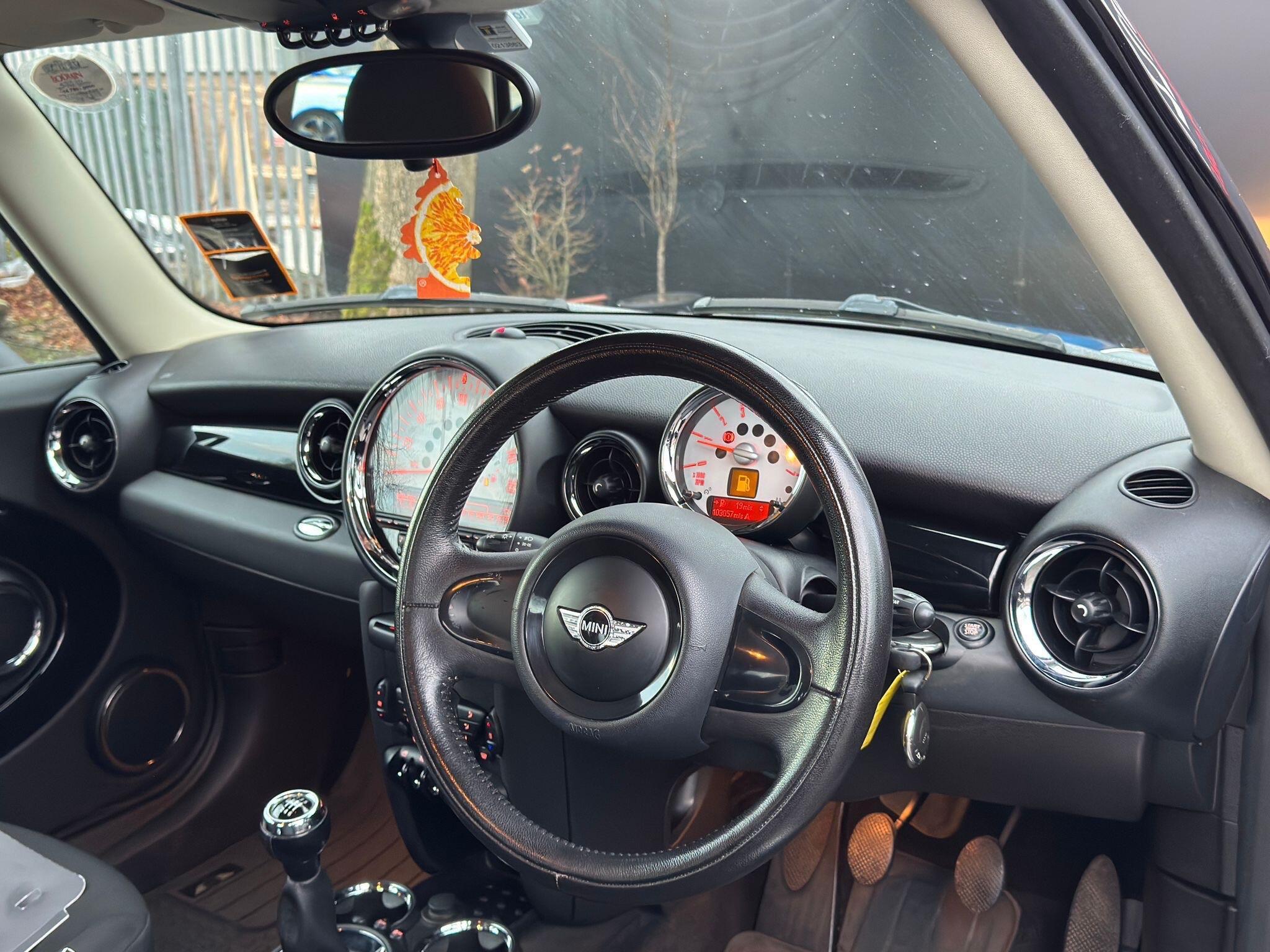 MINI Hatch - Image 14