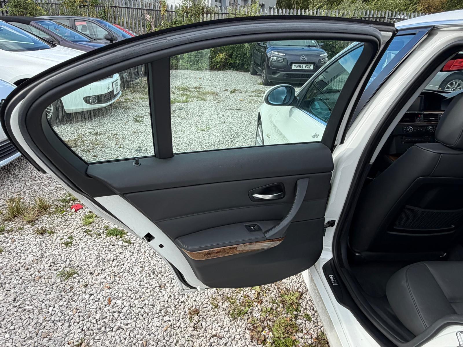 BMW 3 Series - Image 11
