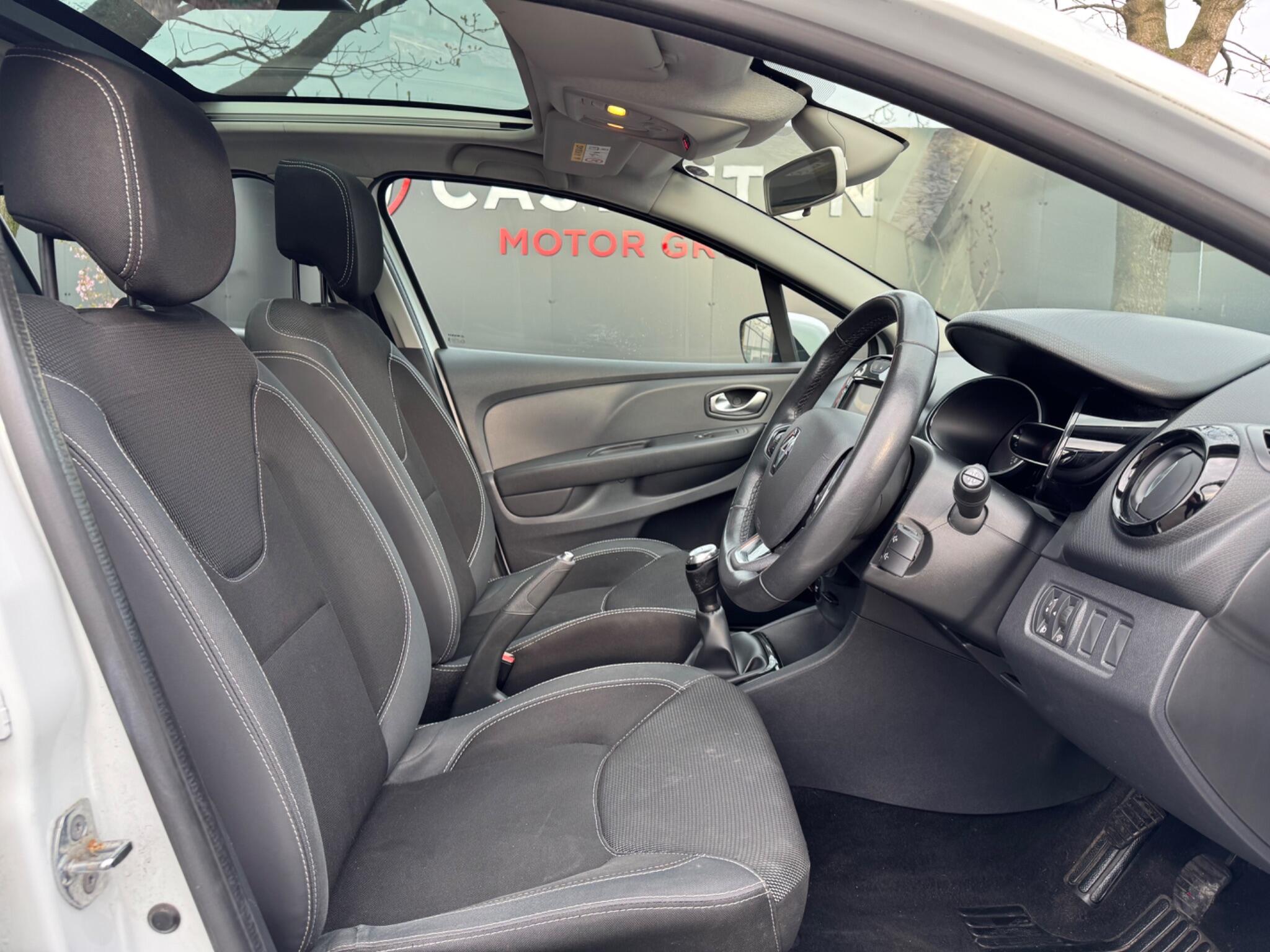 Renault Clio - Image 16