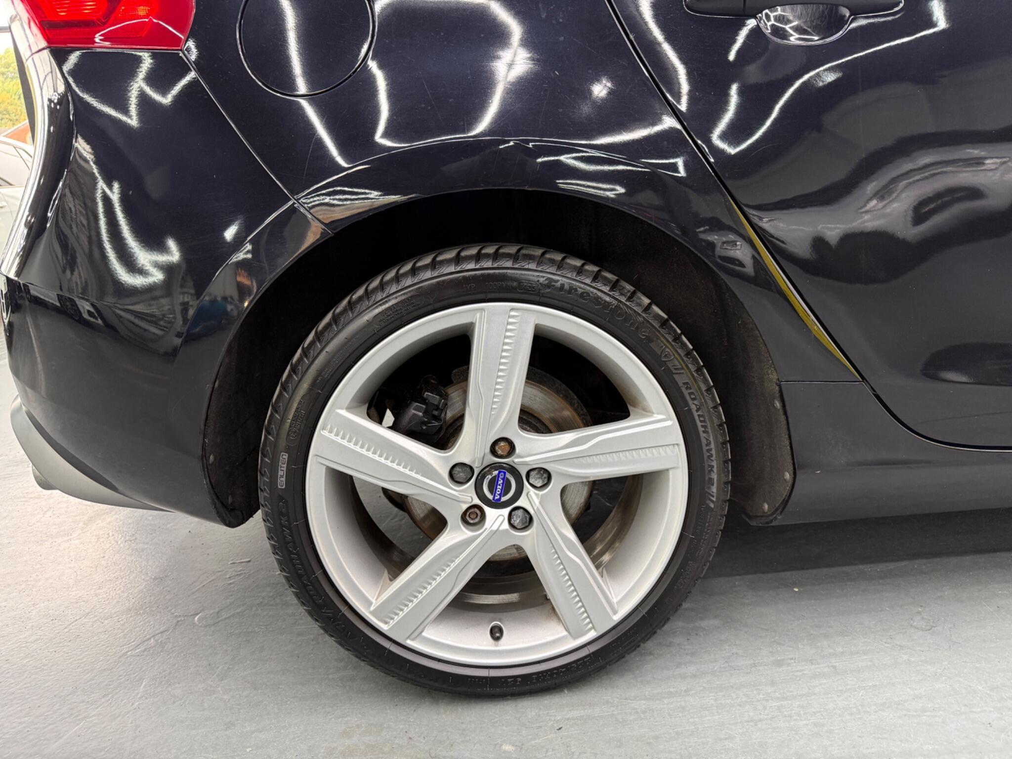 Volvo V40 - Image 17