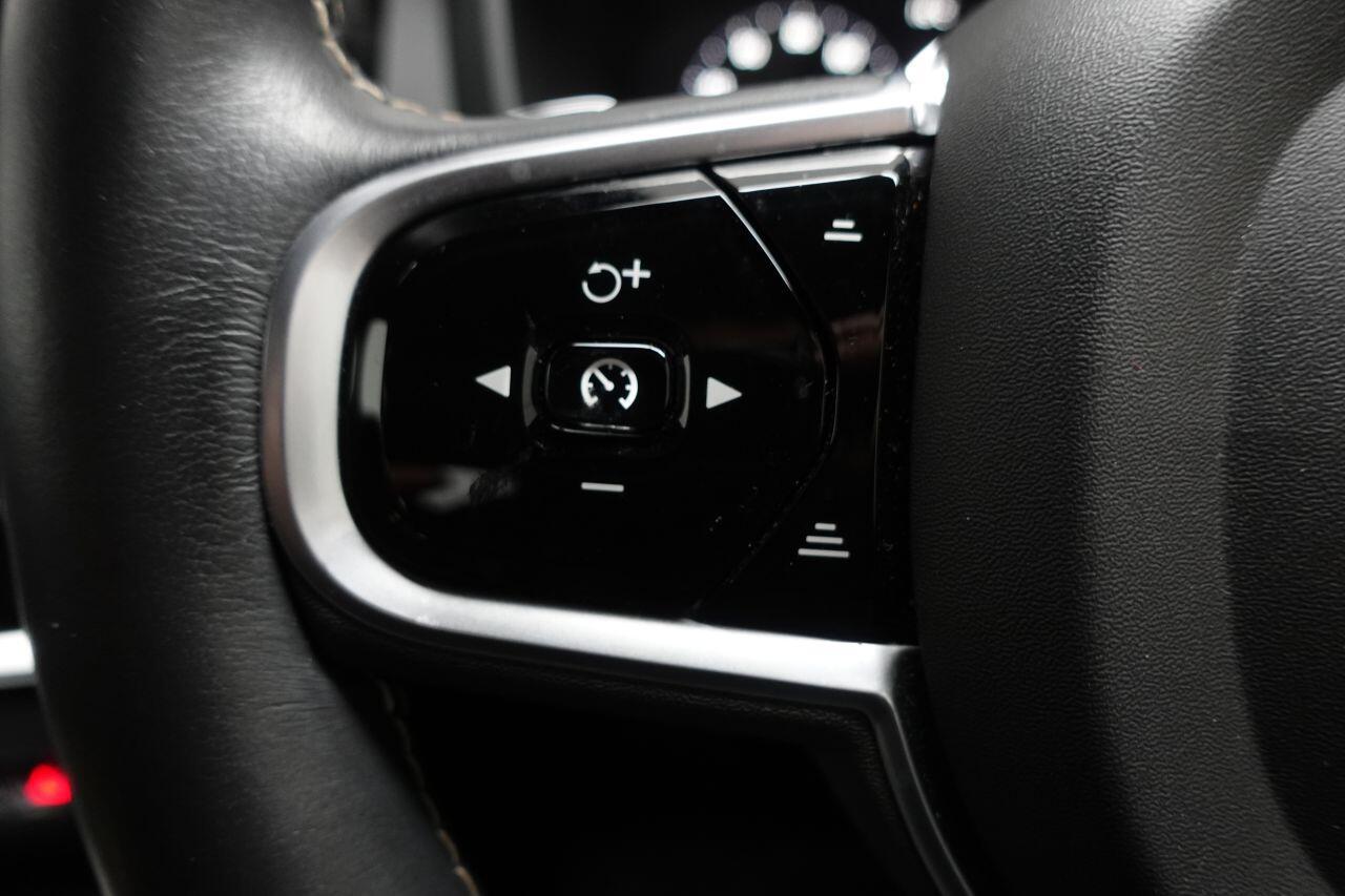 Volvo S60 - Image 44