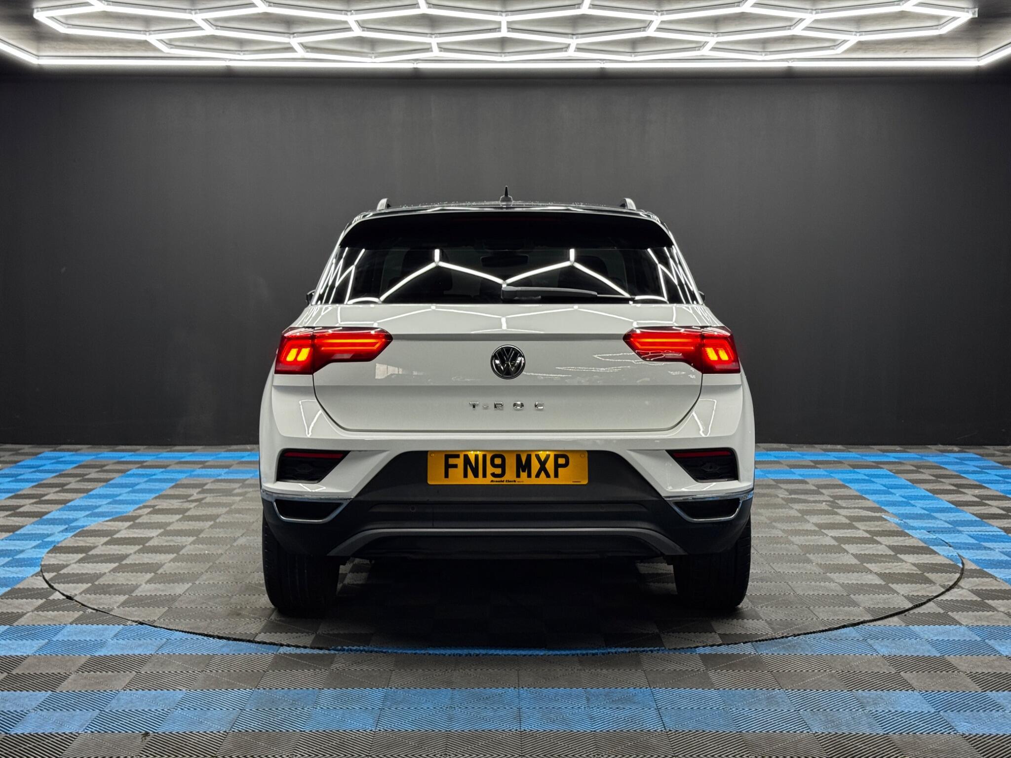 Volkswagen T-Roc - Image 6