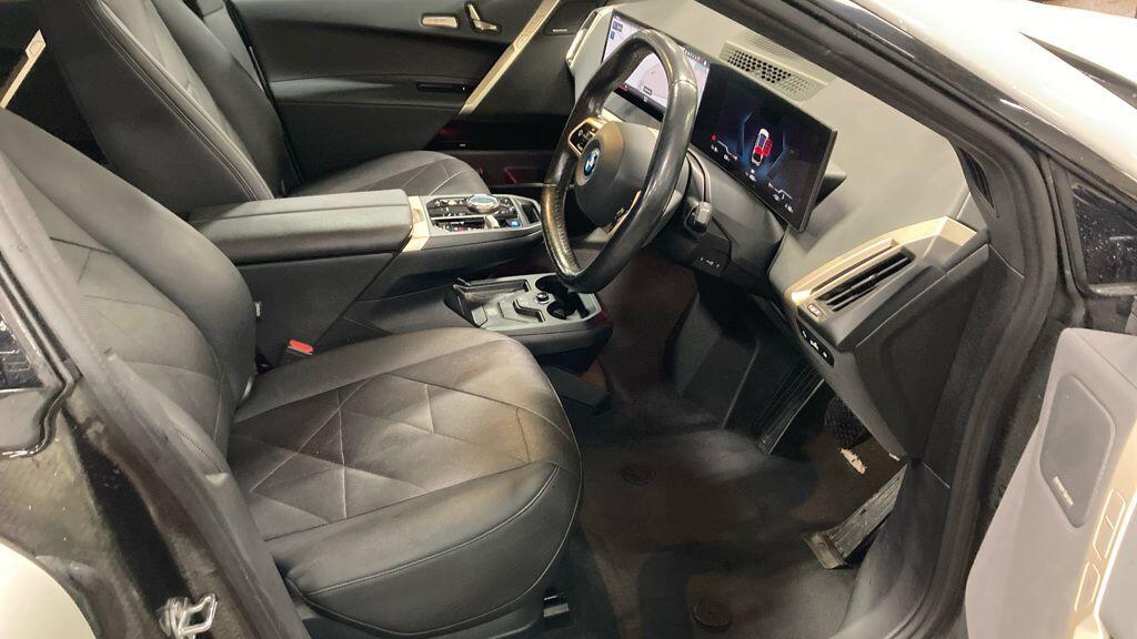 BMW IX - Image 5