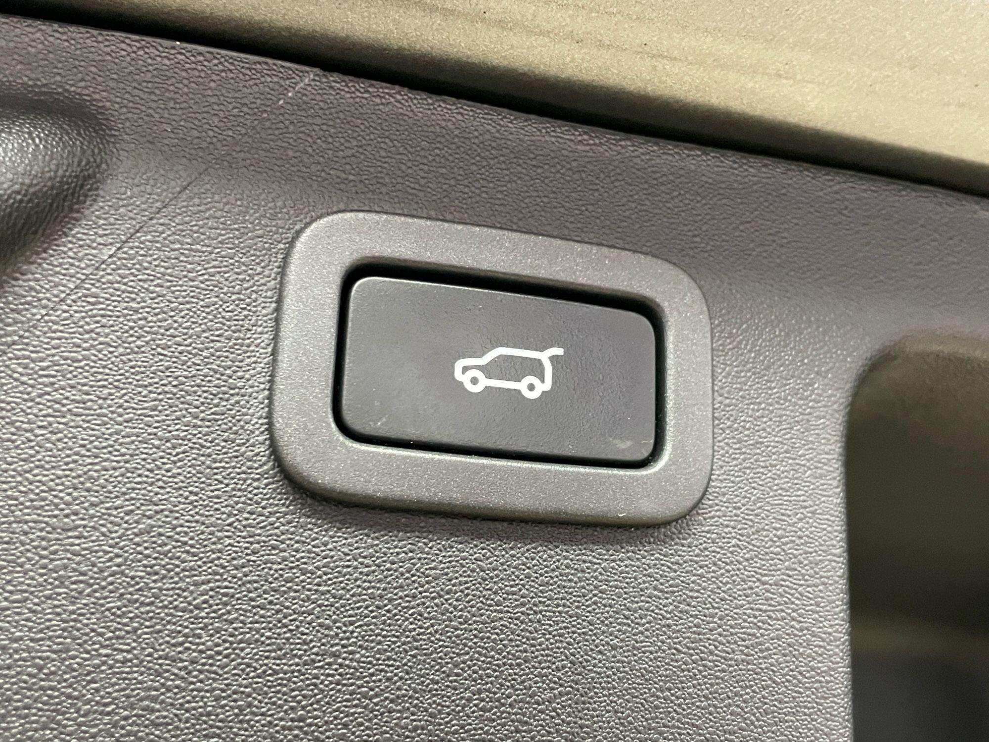 Land Rover DISCOVERY SPORT - Image 18