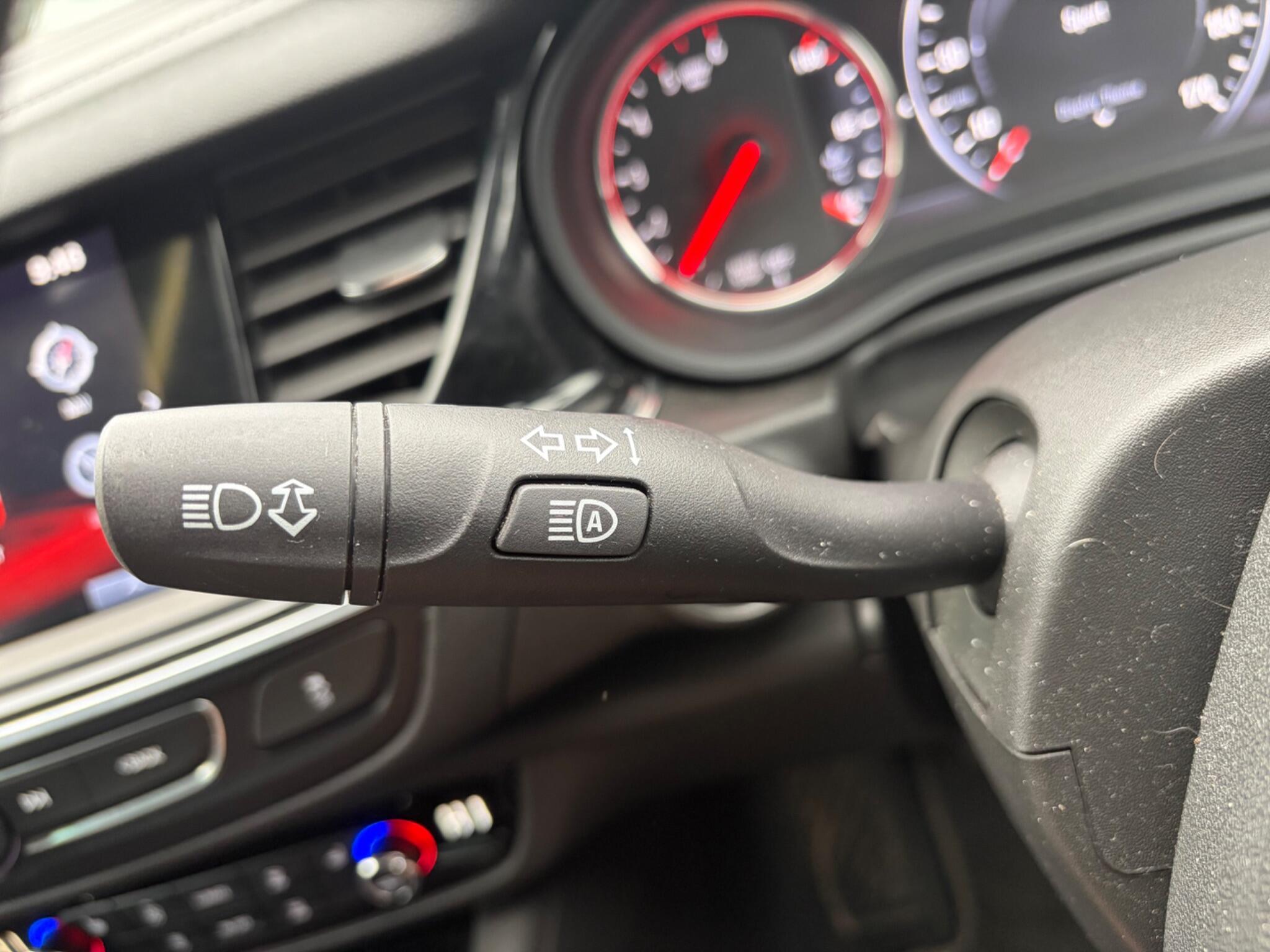 Vauxhall Insignia - Image 22