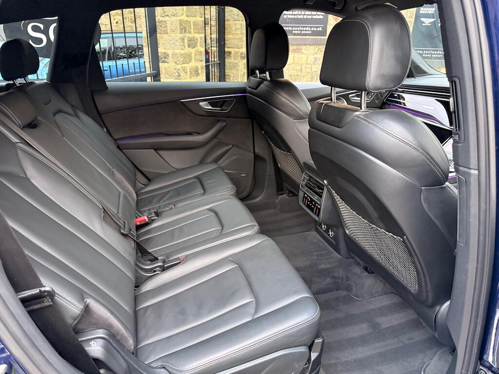 Audi Q7 - Image 40