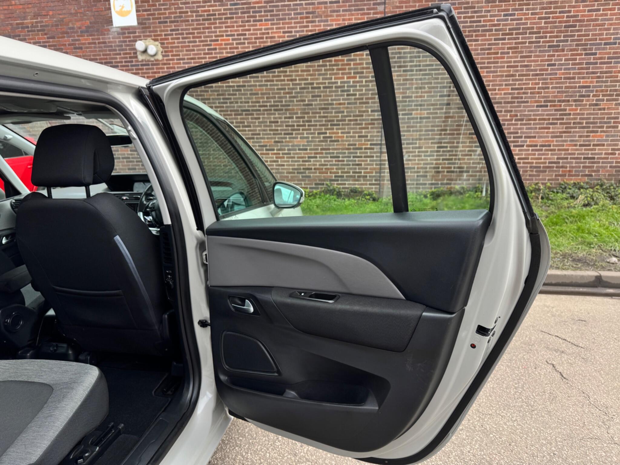 Citroen Grand C4 Picasso - Image 42