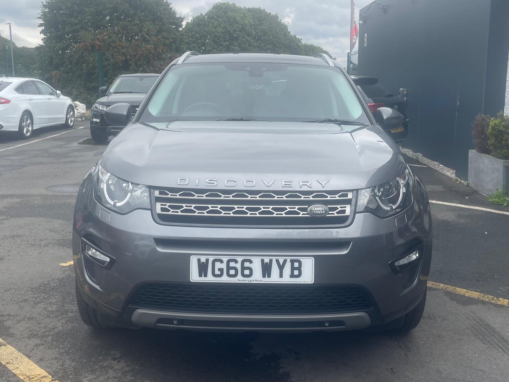 Land Rover DISCOVERY SPORT - Image 2